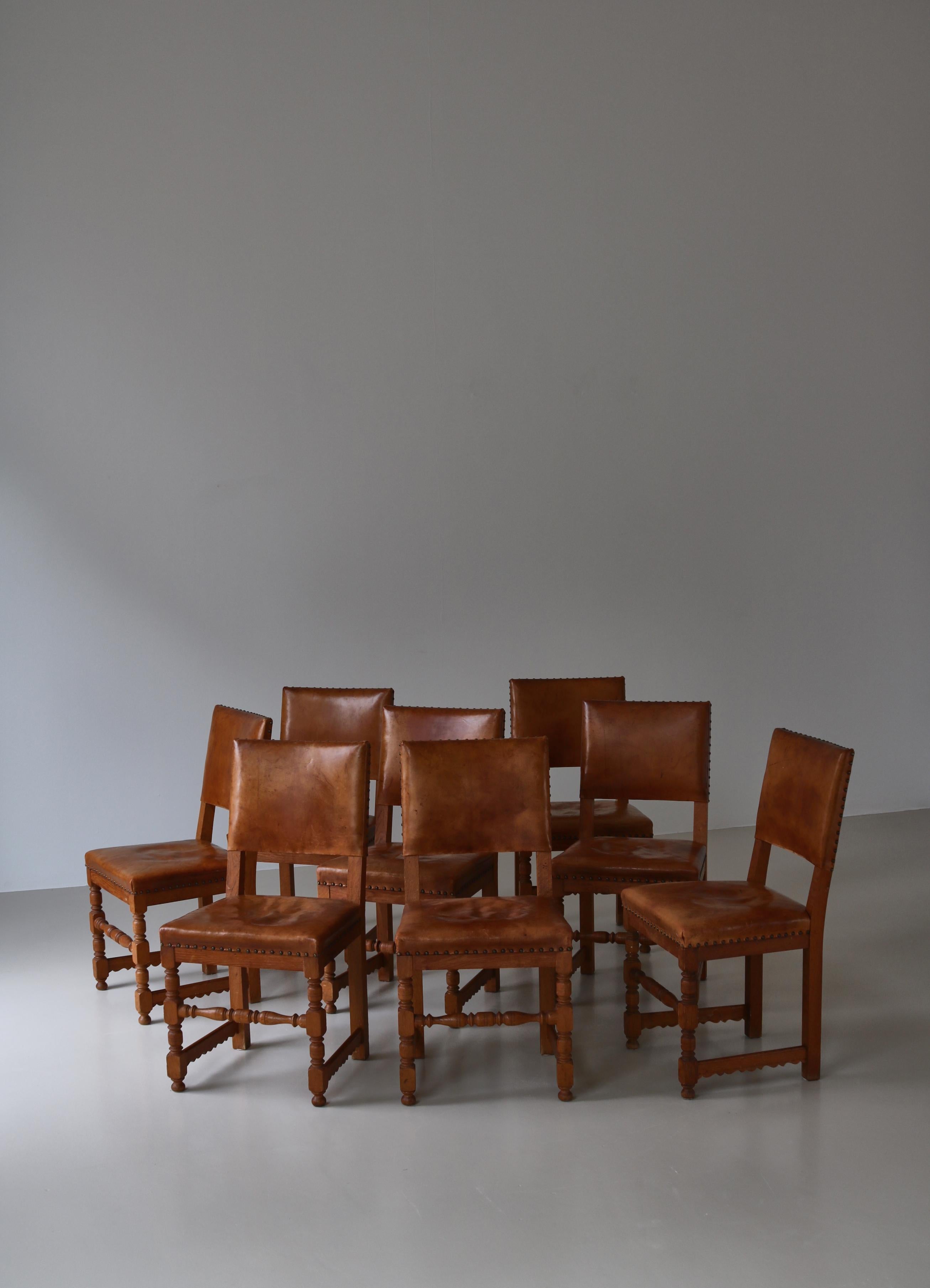 Masterly ébéniste Lars Møller Chaises de salle à manger en Oak Oak et cuir, Danemark, 1935 en vente 12