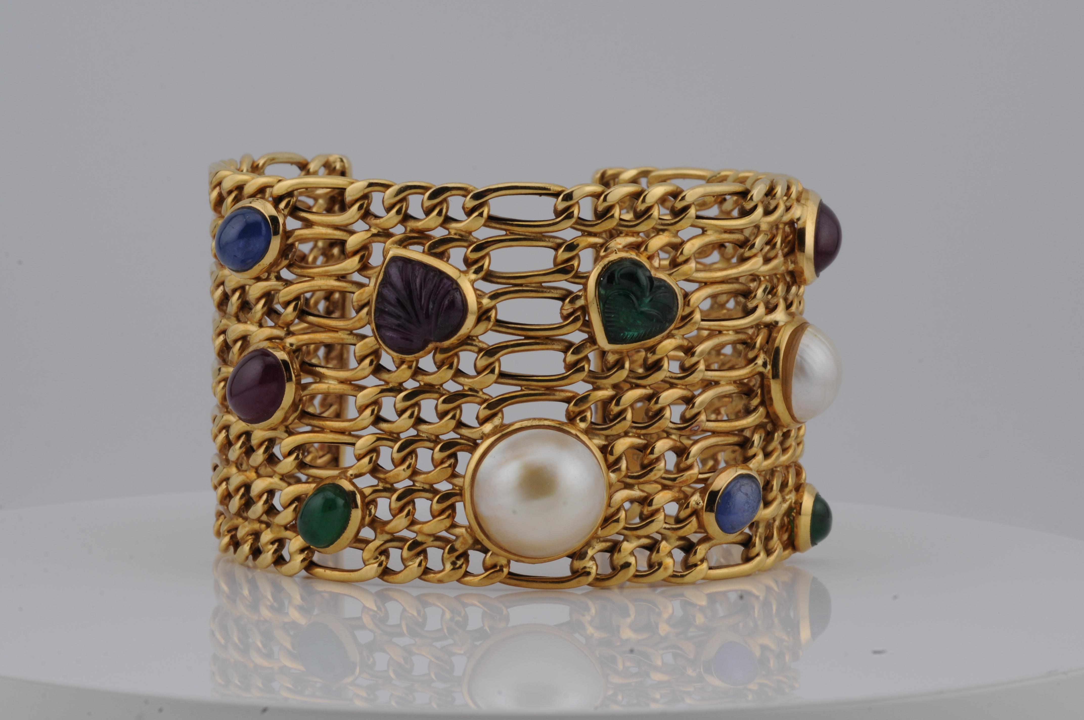 Mouvement esthétique Masterly Goldsmith Work - Bracelet en or jaune 750 avec pierres précieuses et perles, 53g en vente