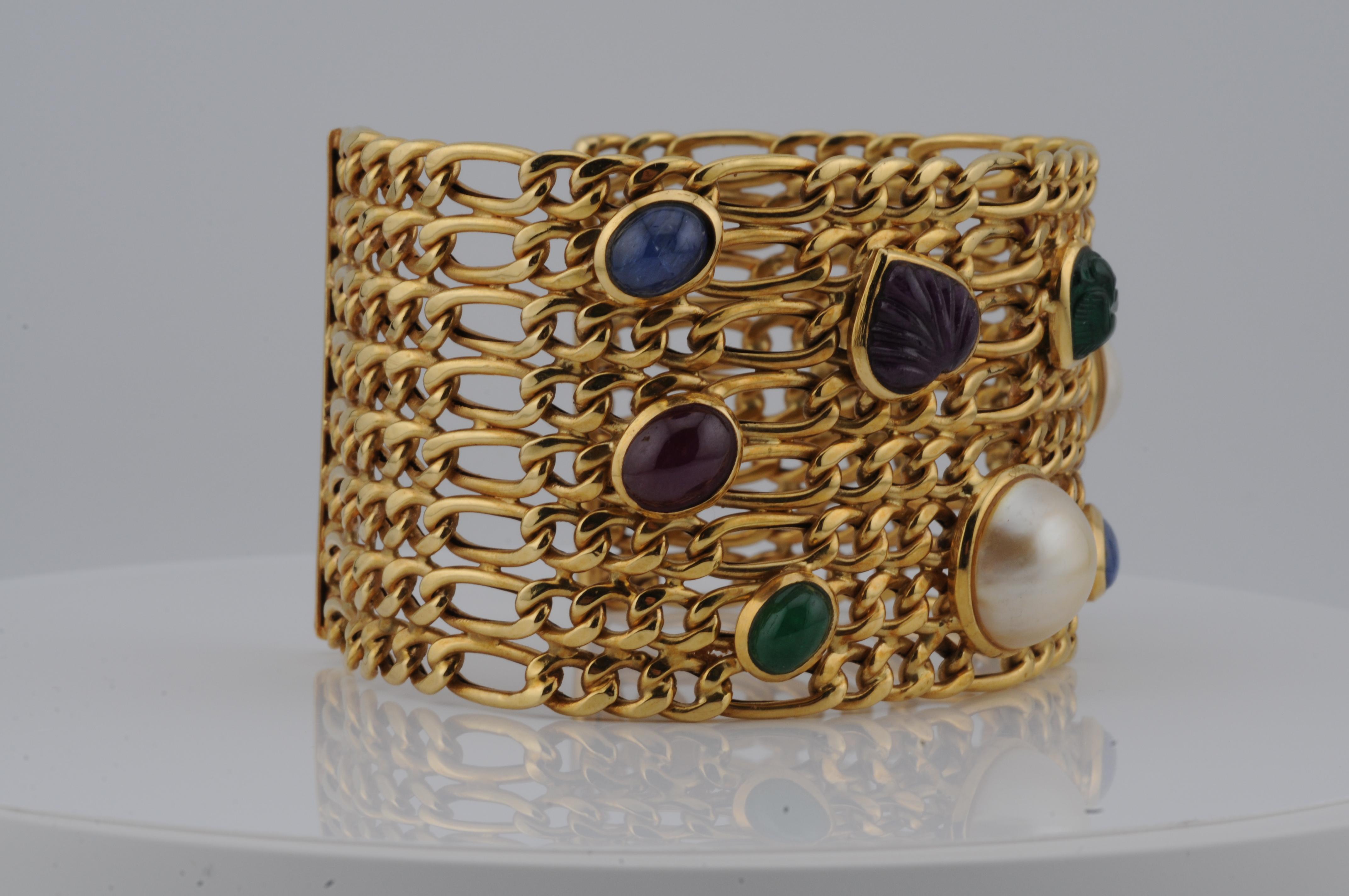Masterly Goldsmith Work - Bracelet en or jaune 750 avec pierres précieuses et perles, 53g Bon état - En vente à Berlin, BE
