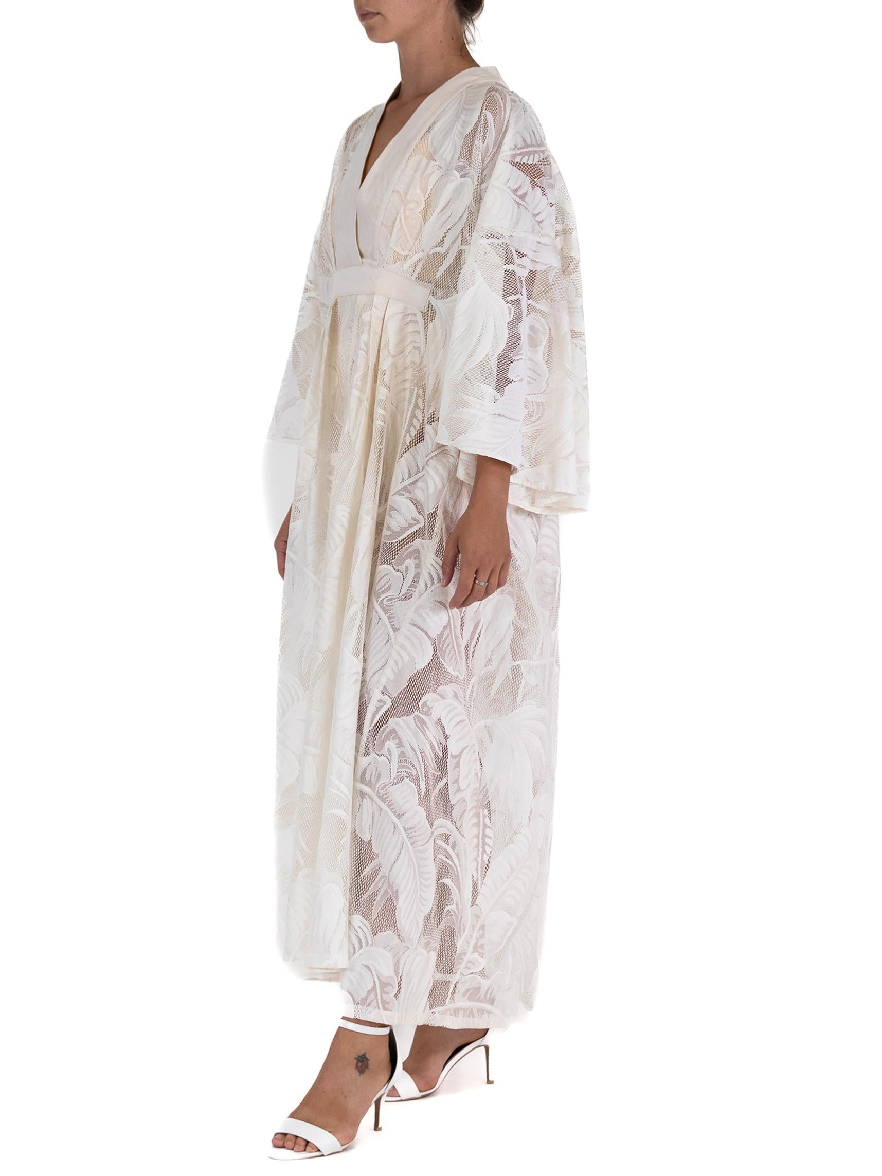MORPHEW COLLECTION White Poly/Nylon Banana Leaf Lace Kaftan In Excellent Condition For Sale In New York, NY