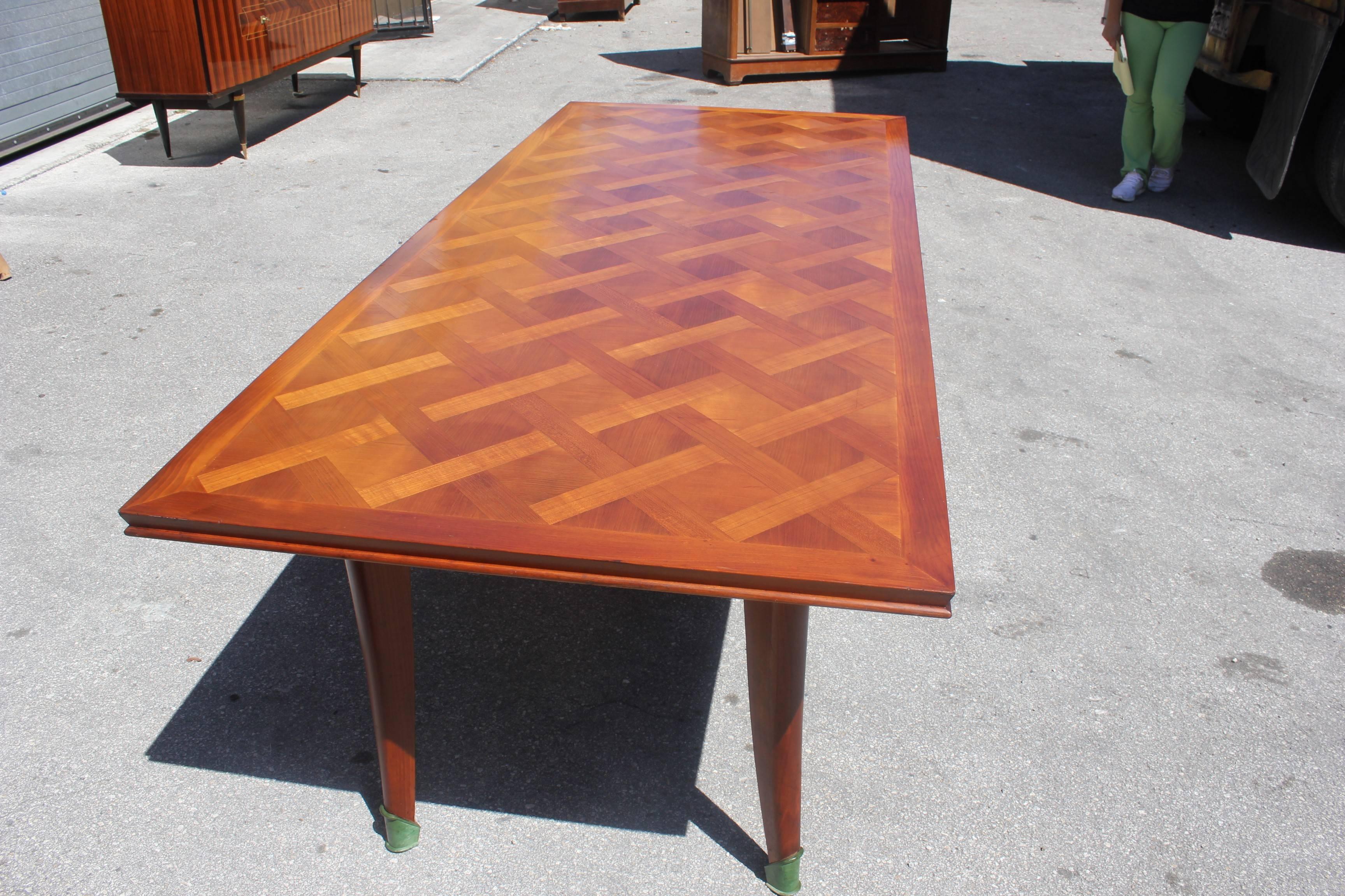 Master Piece French Art Deco Dining Table Cherry Wood by Leon Jallot, 1930s In Excellent Condition For Sale In Hialeah, FL