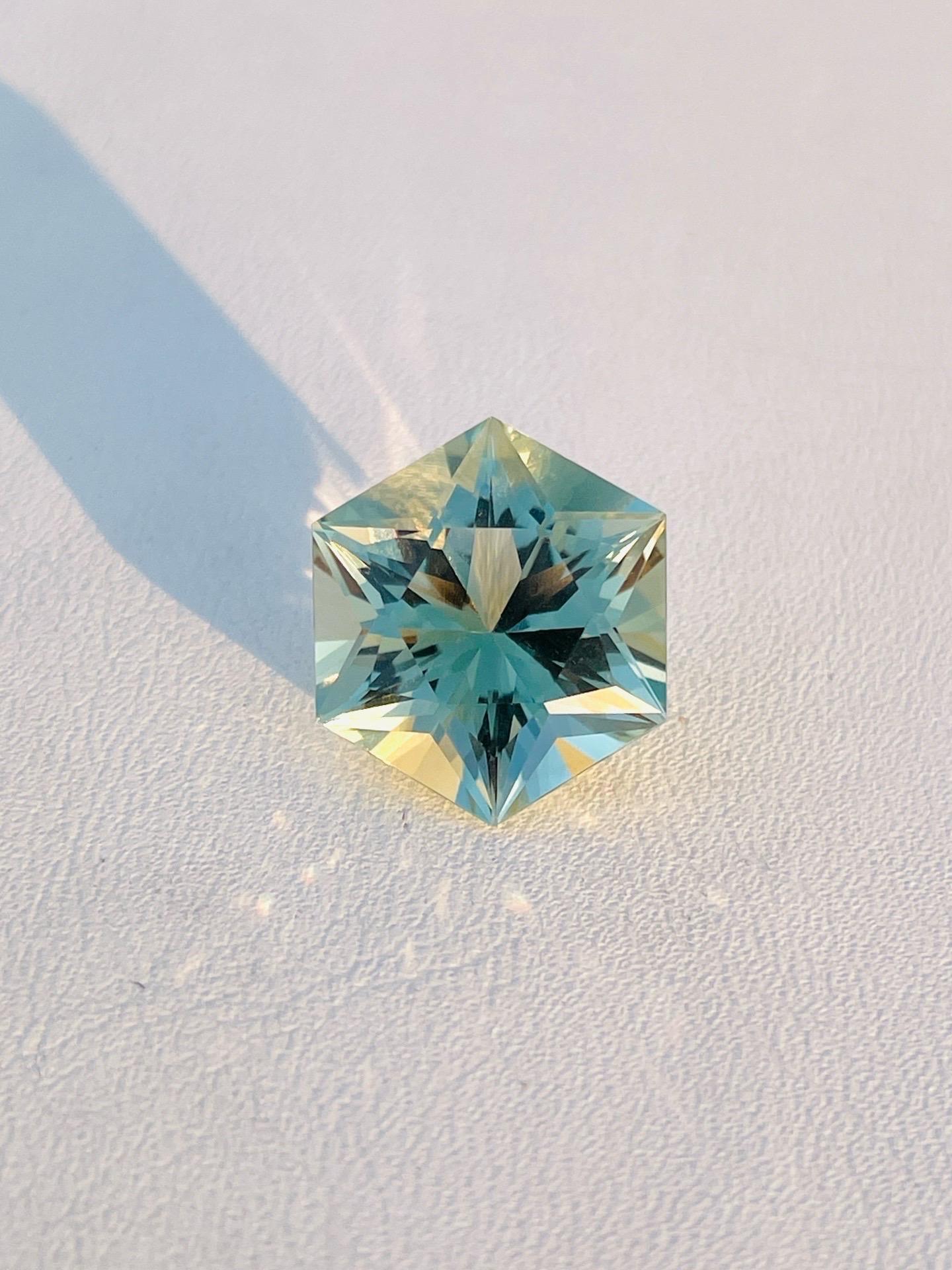 Hexagon Cut Master precision cutting gemstone Natural Green amethyst 10.31ct unique piece  For Sale