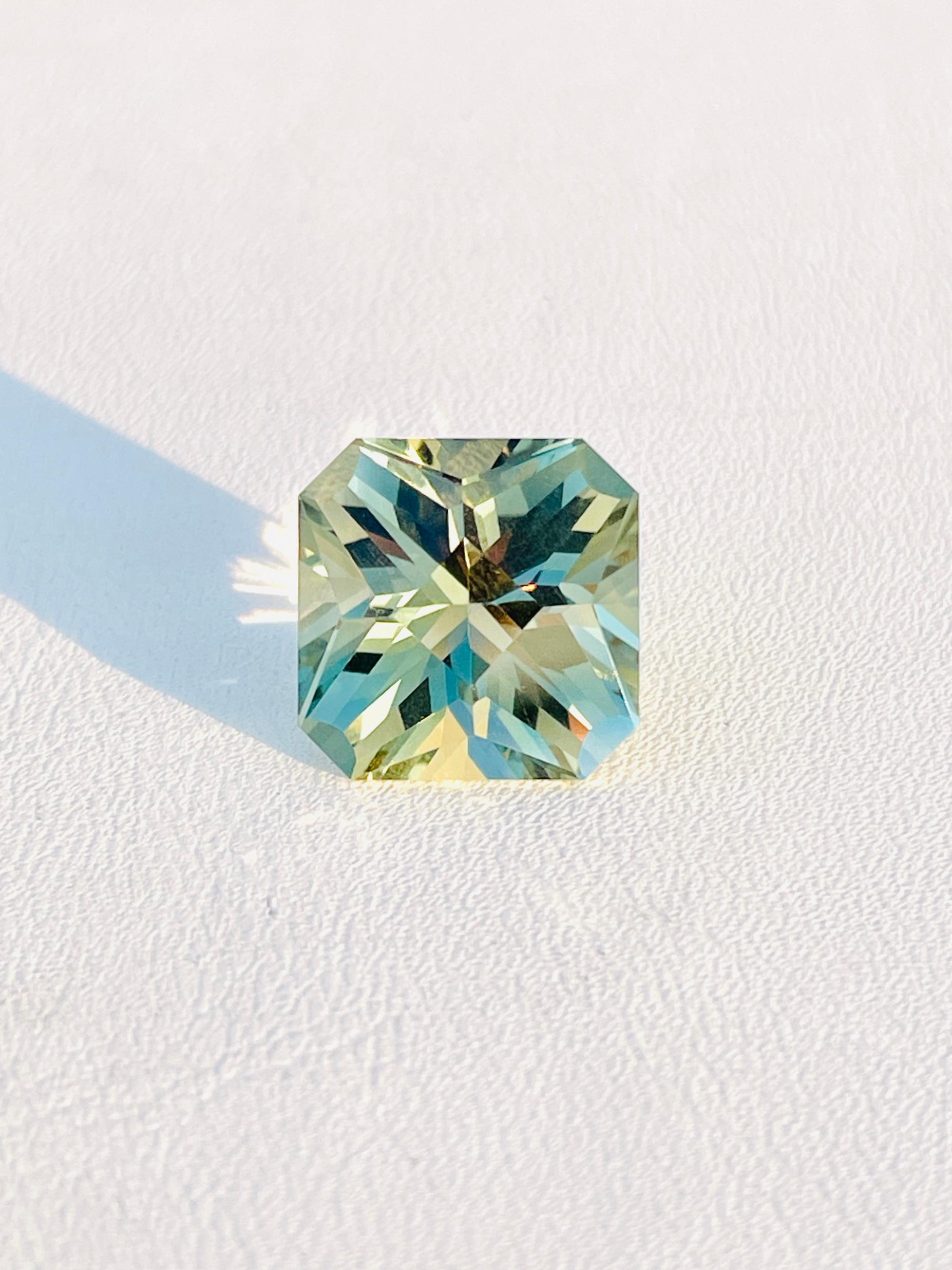 Octagon Cut Master precision cutting gemstone Natural Green quartz 10.31ct unique piece  For Sale