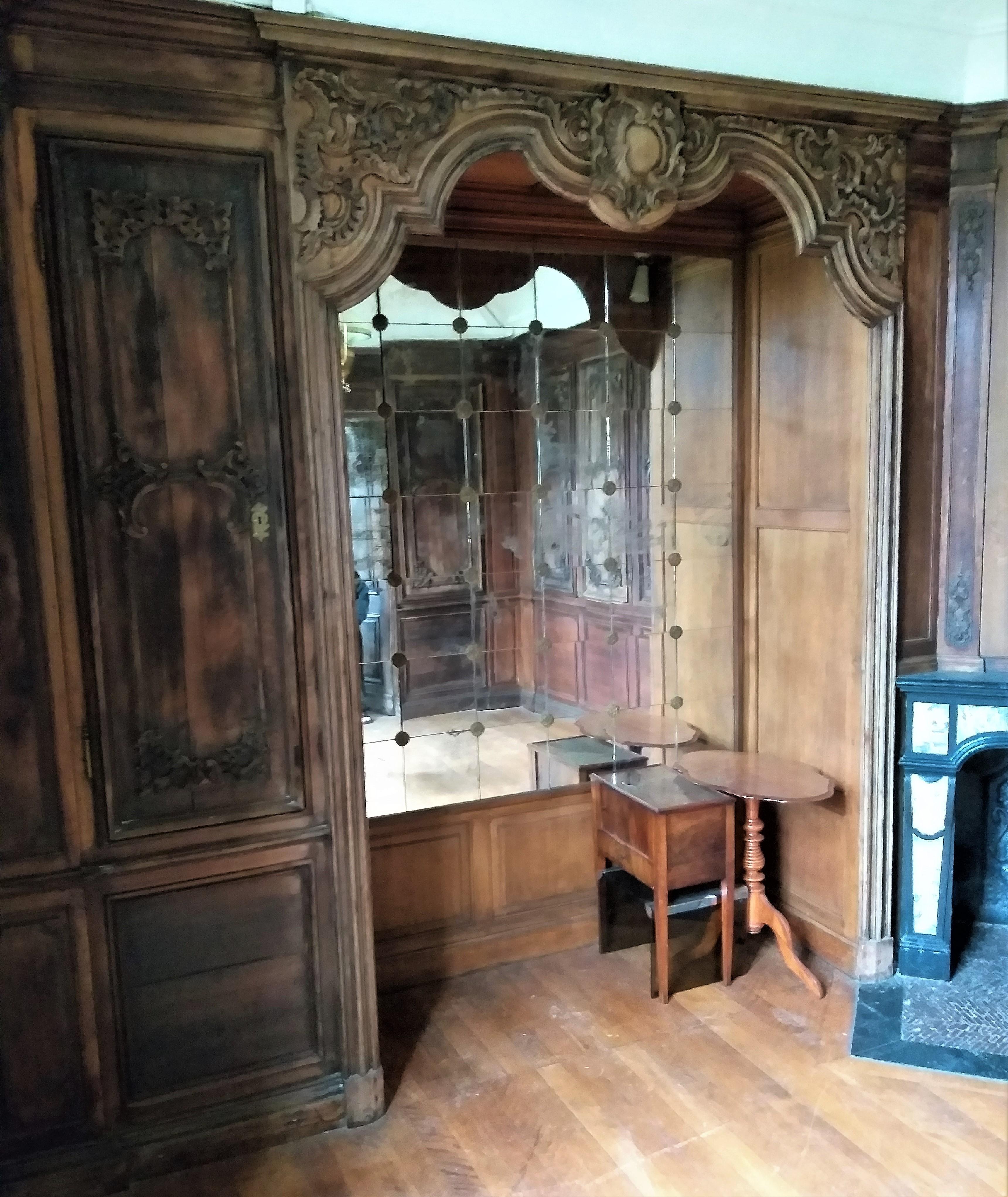 Masterbedroom, Boiserie, 18th Century For Sale 1