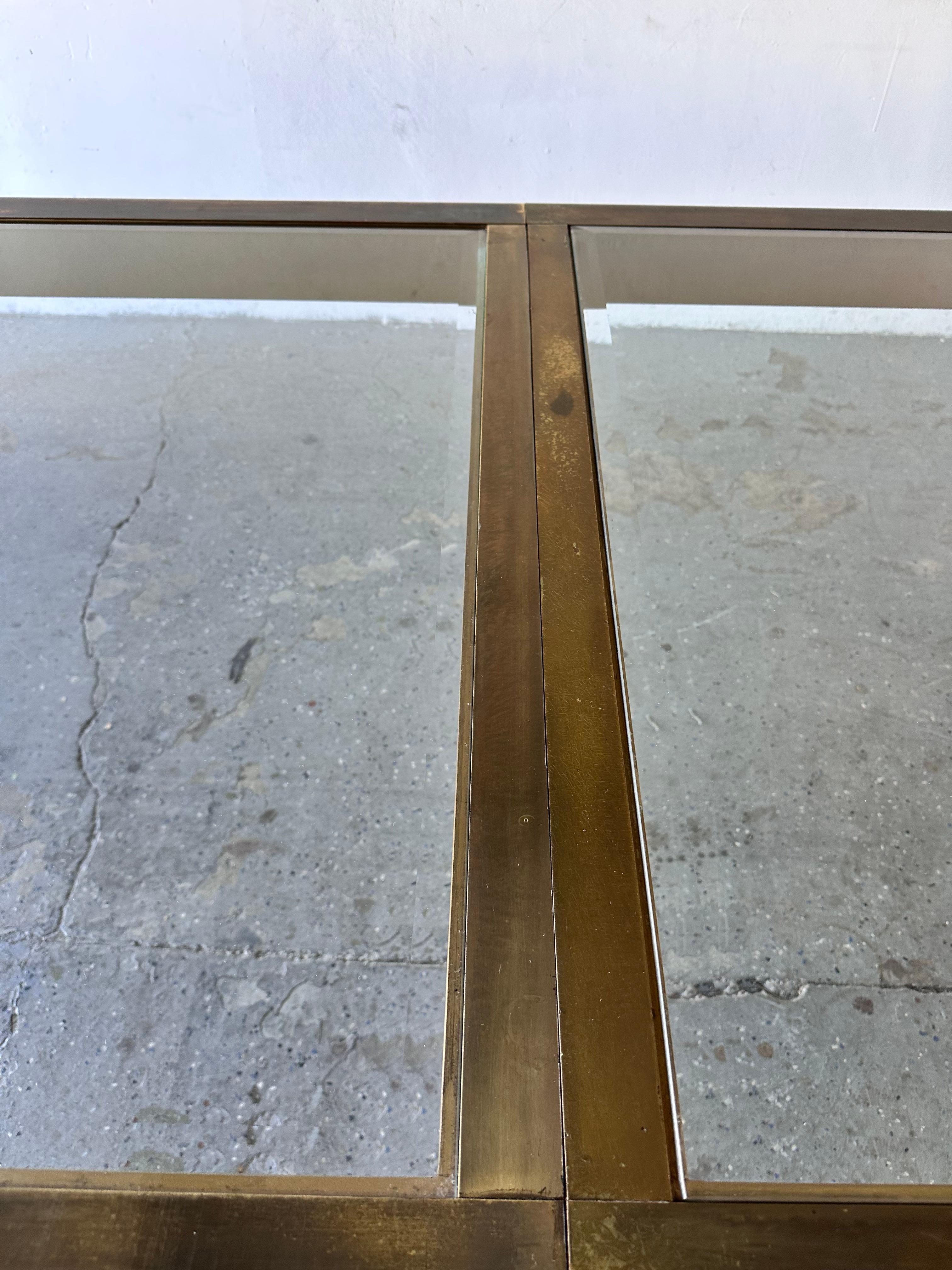 Table de salle à manger à rallonge en laiton et verre Mastercraft en vente 7