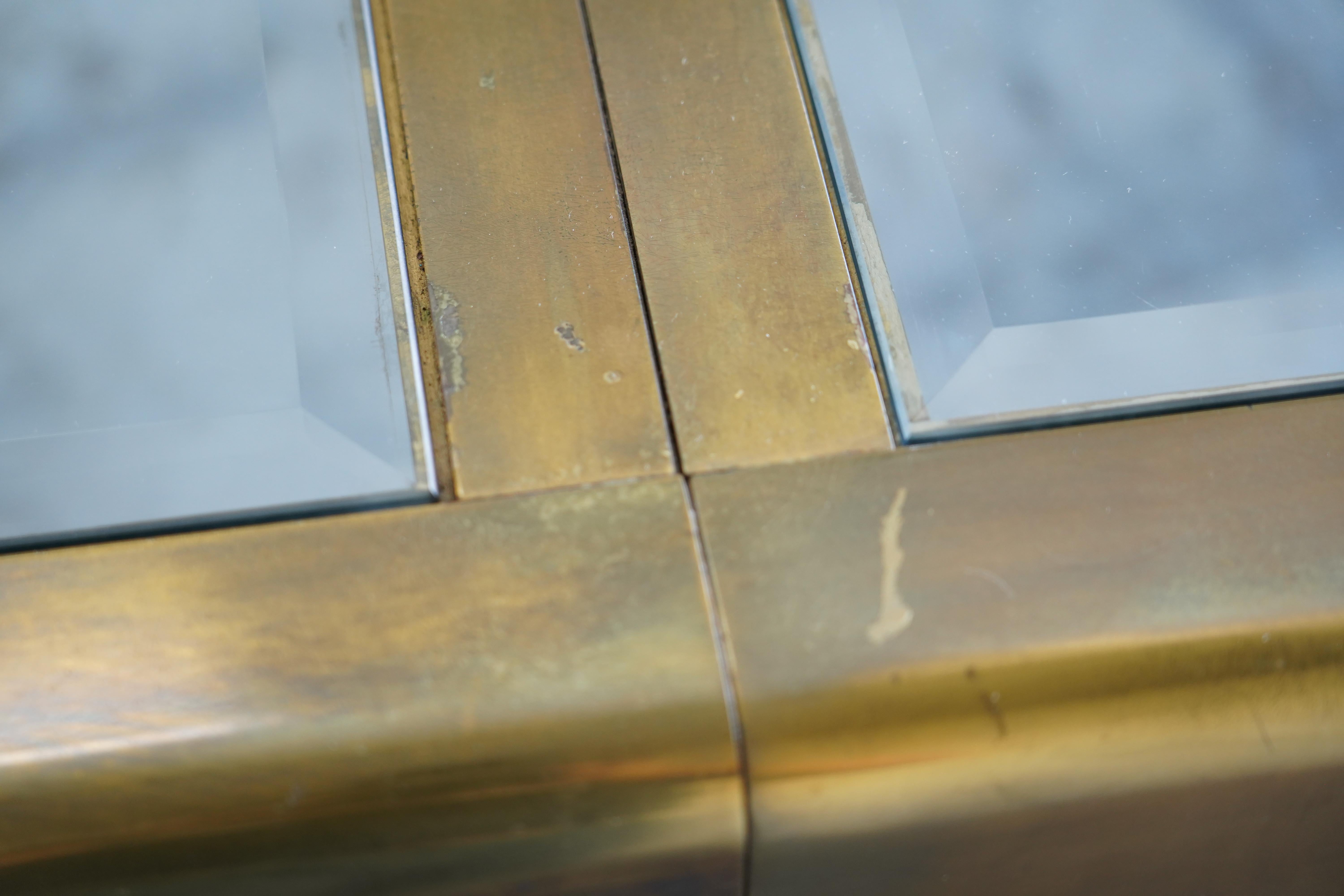 Table de salle à manger à rallonge en laiton et verre Mastercraft en vente 1