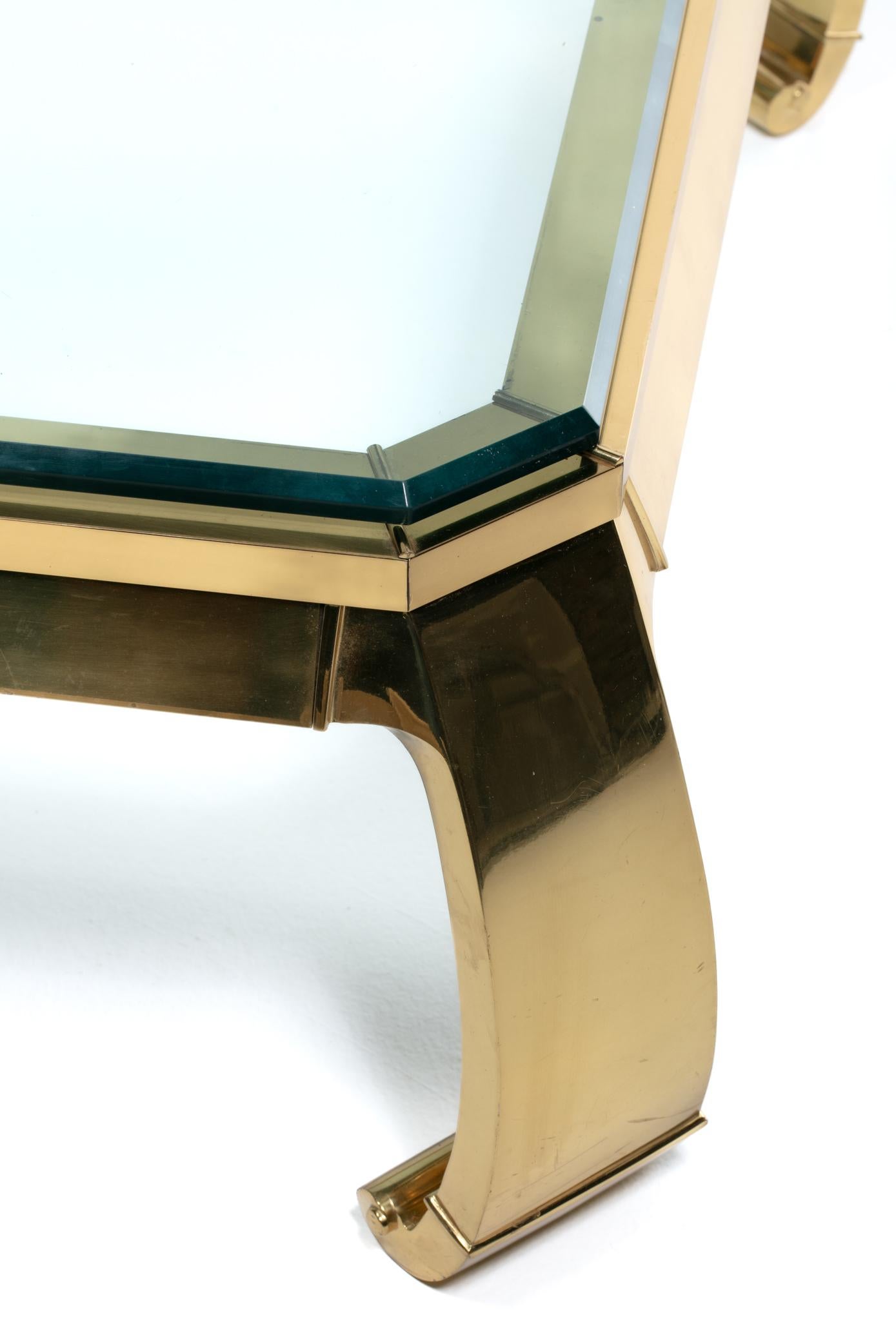 Table basse Ming en laiton et verre Mastercraft C.C. 1970 Bon état - En vente à Saint Louis, MO