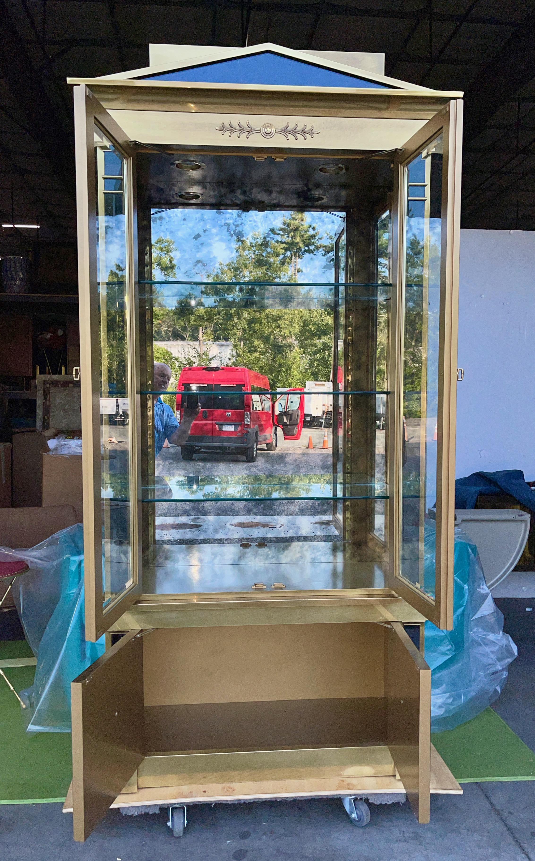 Mastercraft Brass Empire Style Vitrine In Good Condition For Sale In Hanover, MA
