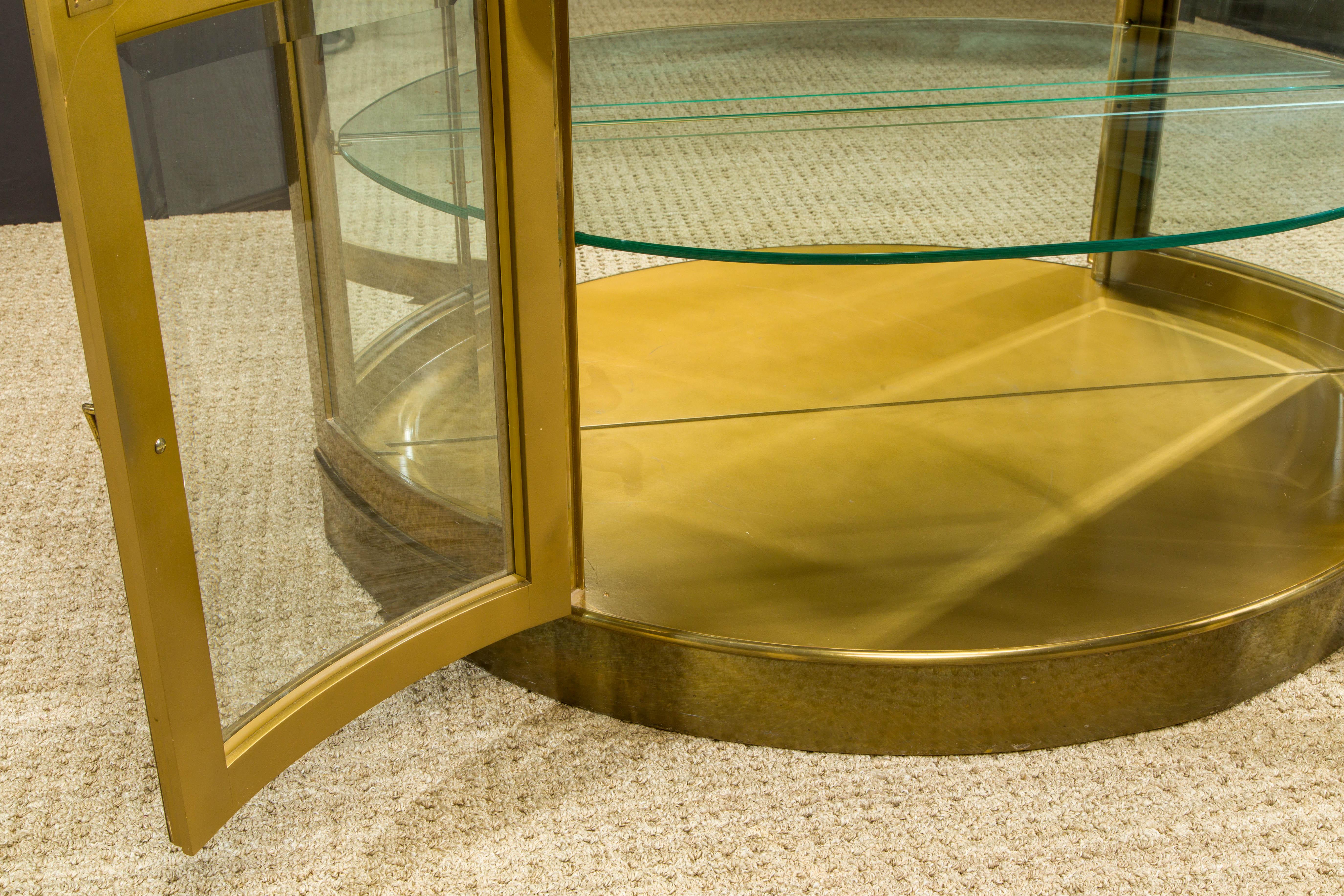 Mastercraft Brass Illuminated Demilune Vitrine Cabinet, 1970s, Signed For Sale 2