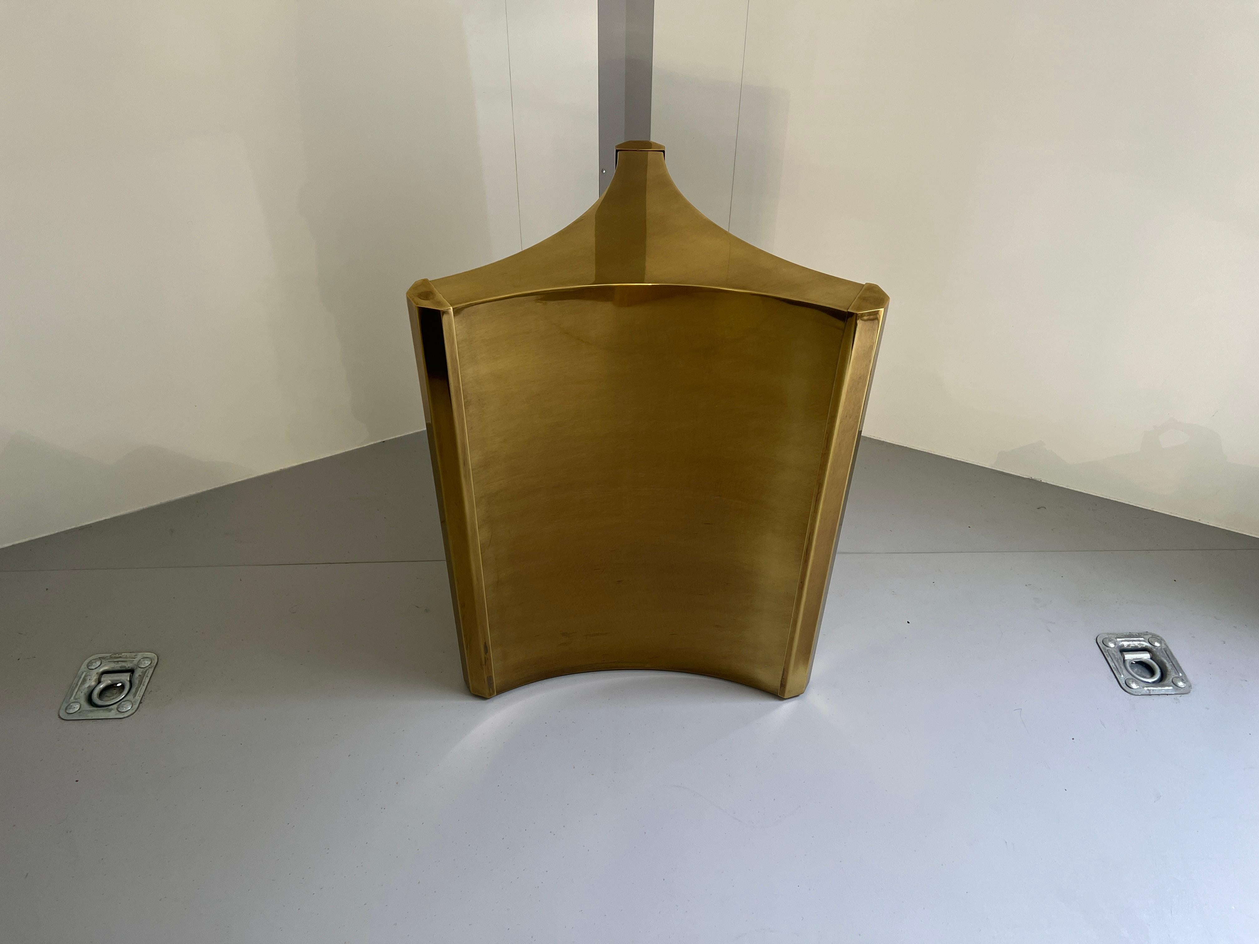 Mastercraft Brass 'Trilobi' Triangular Dining Table or Desk Bases, circa 1970 en vente 5