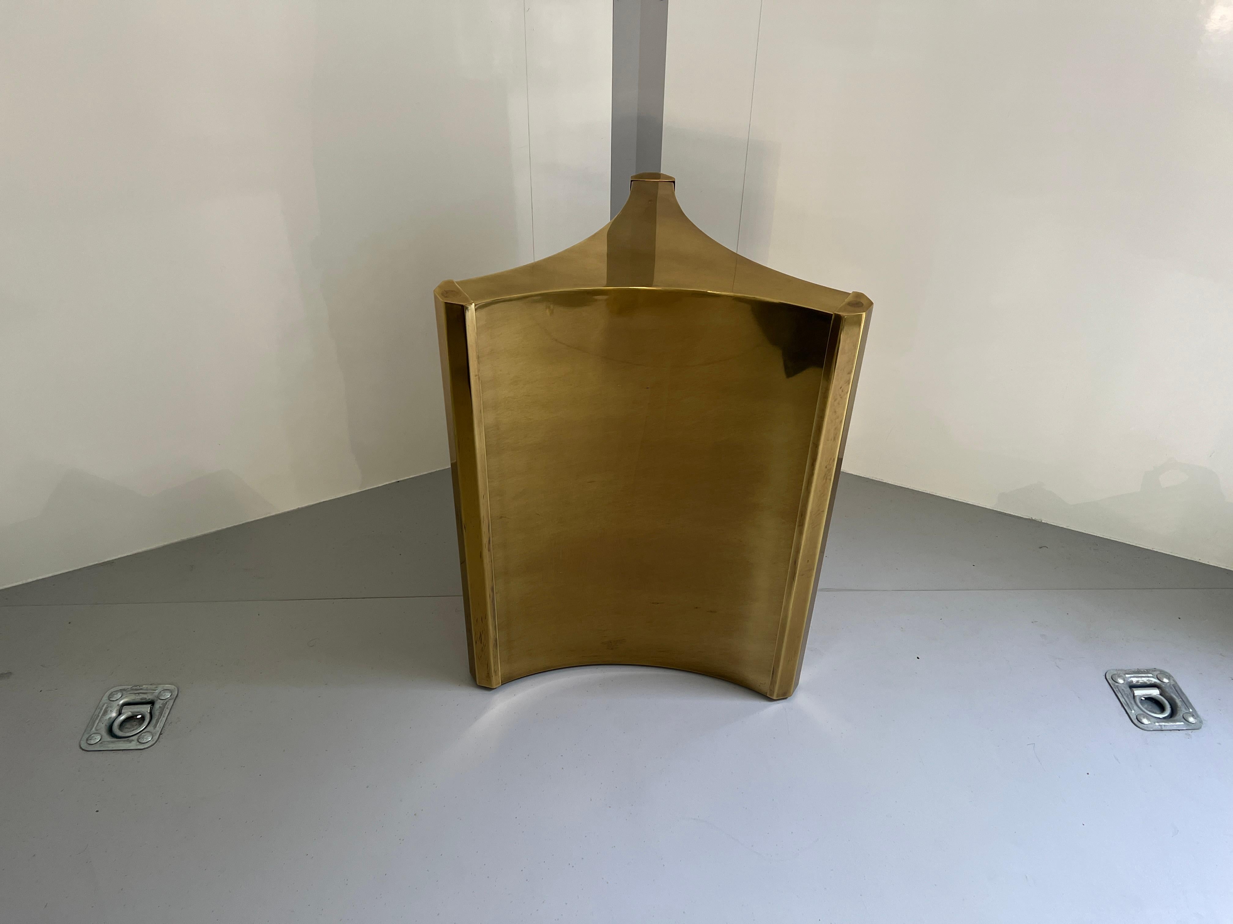Mastercraft Brass 'Trilobi' Triangular Dining Table or Desk Bases, circa 1970 en vente 6