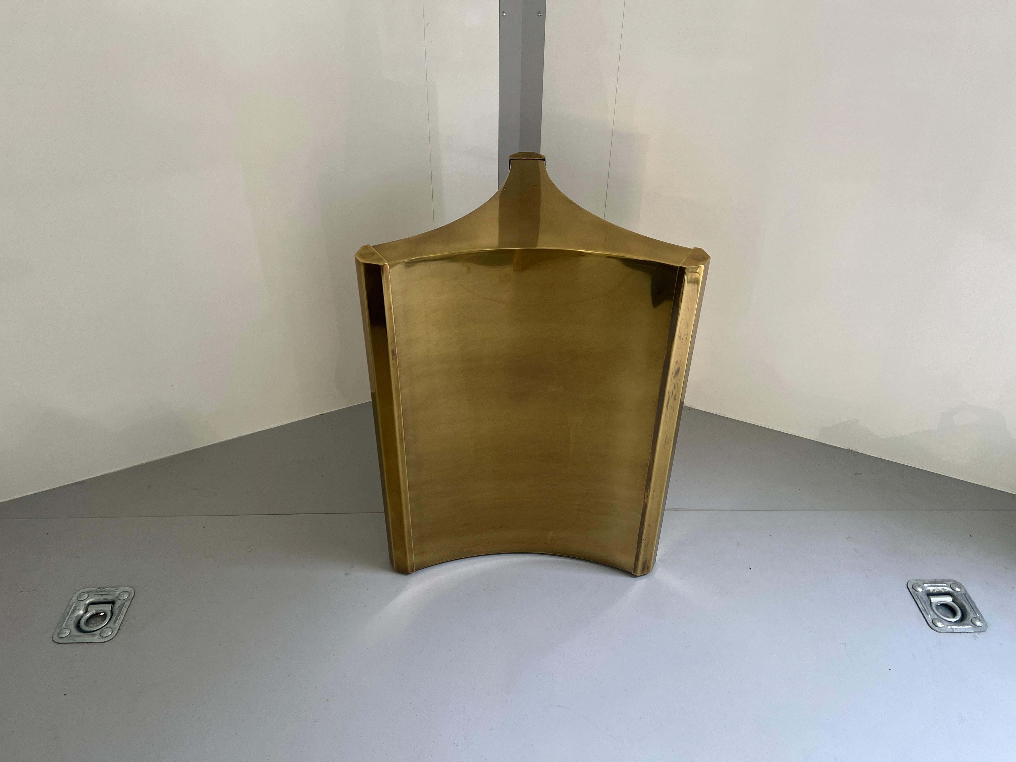 Mastercraft Brass 'Trilobi' Triangular Dining Table or Desk Bases, circa 1970 en vente 7