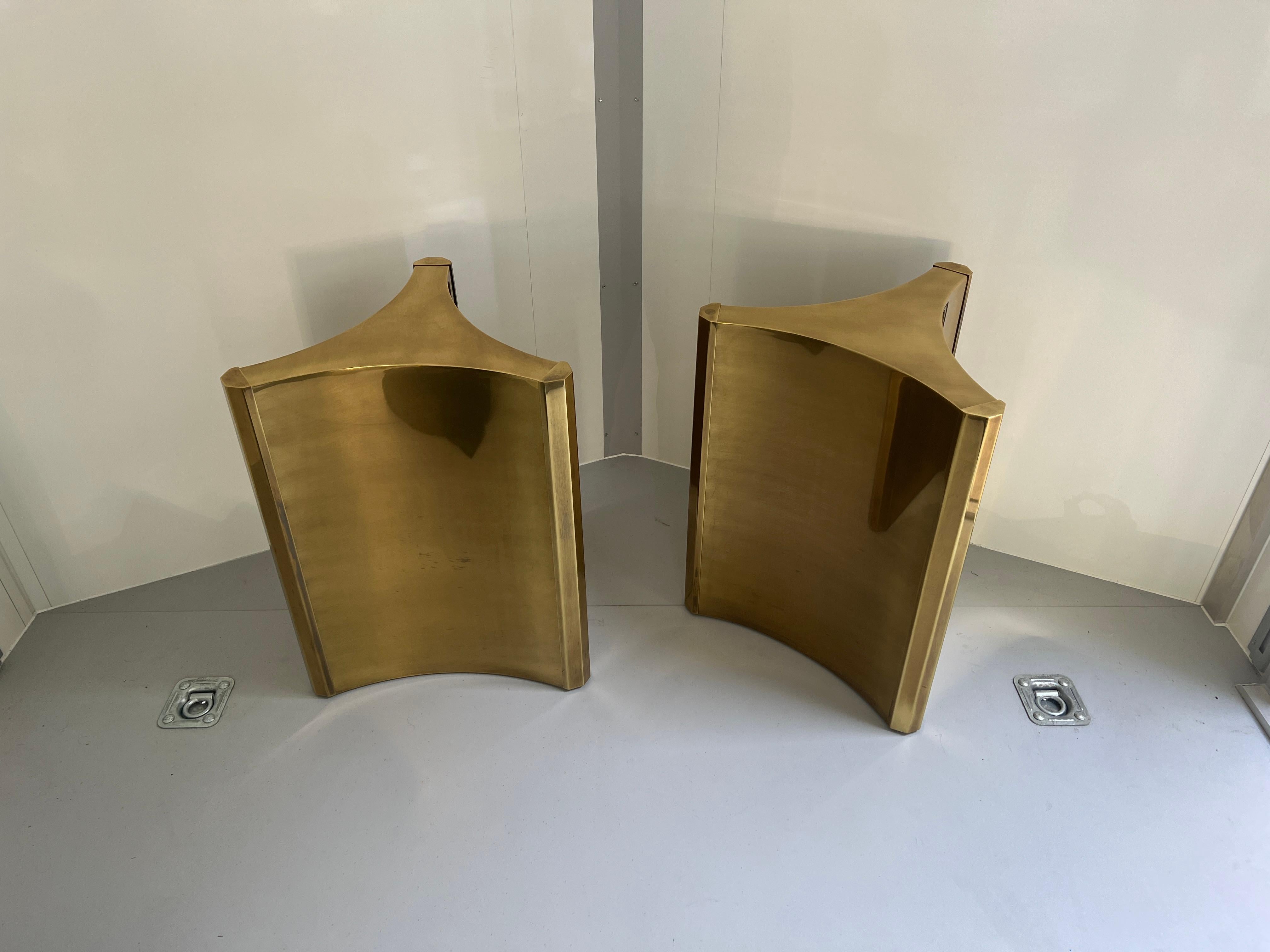 Américain Mastercraft Brass 'Trilobi' Triangular Dining Table or Desk Bases, circa 1970 en vente