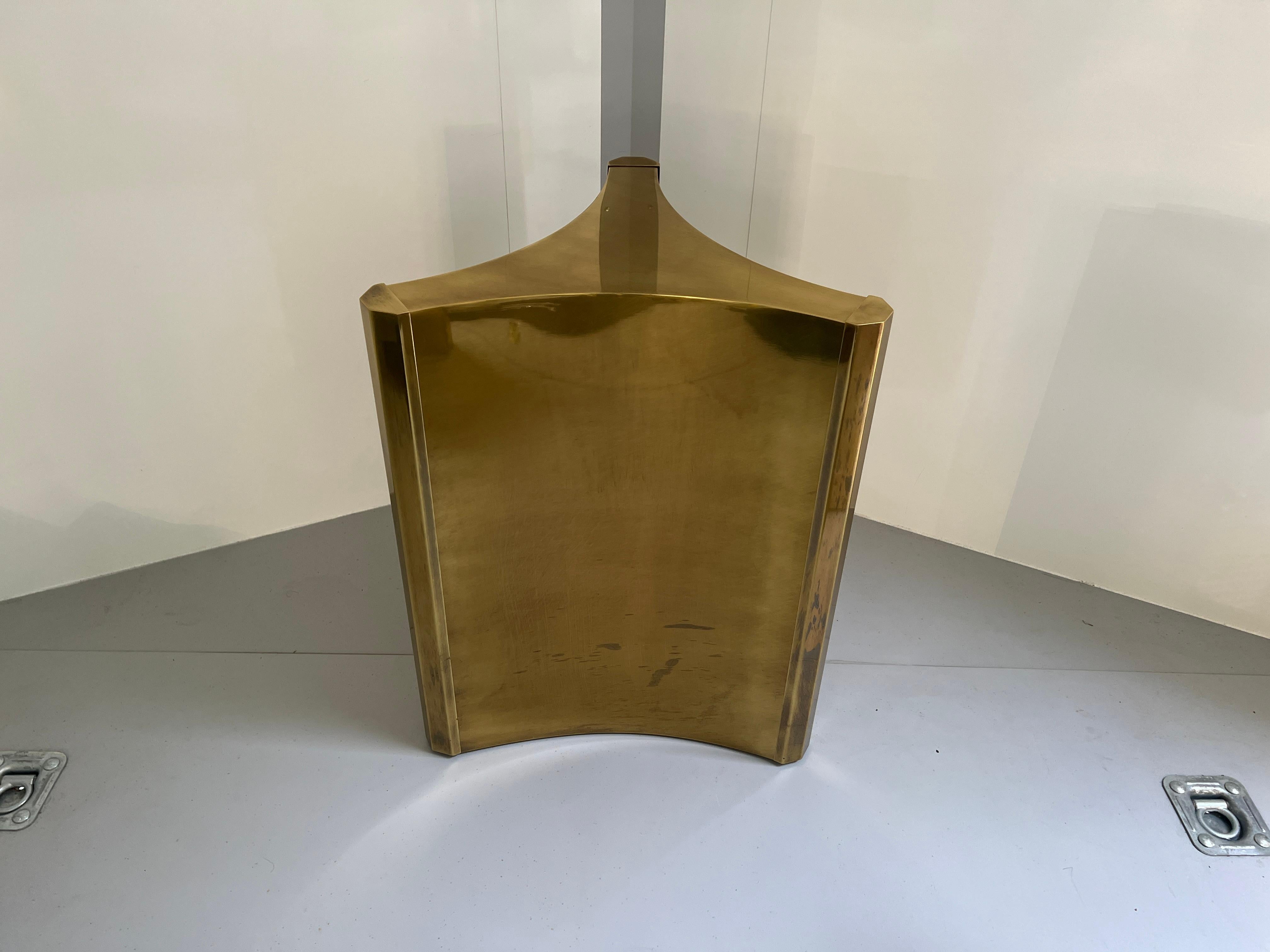 Mastercraft Brass 'Trilobi' Triangular Dining Table or Desk Bases, circa 1970 en vente 2