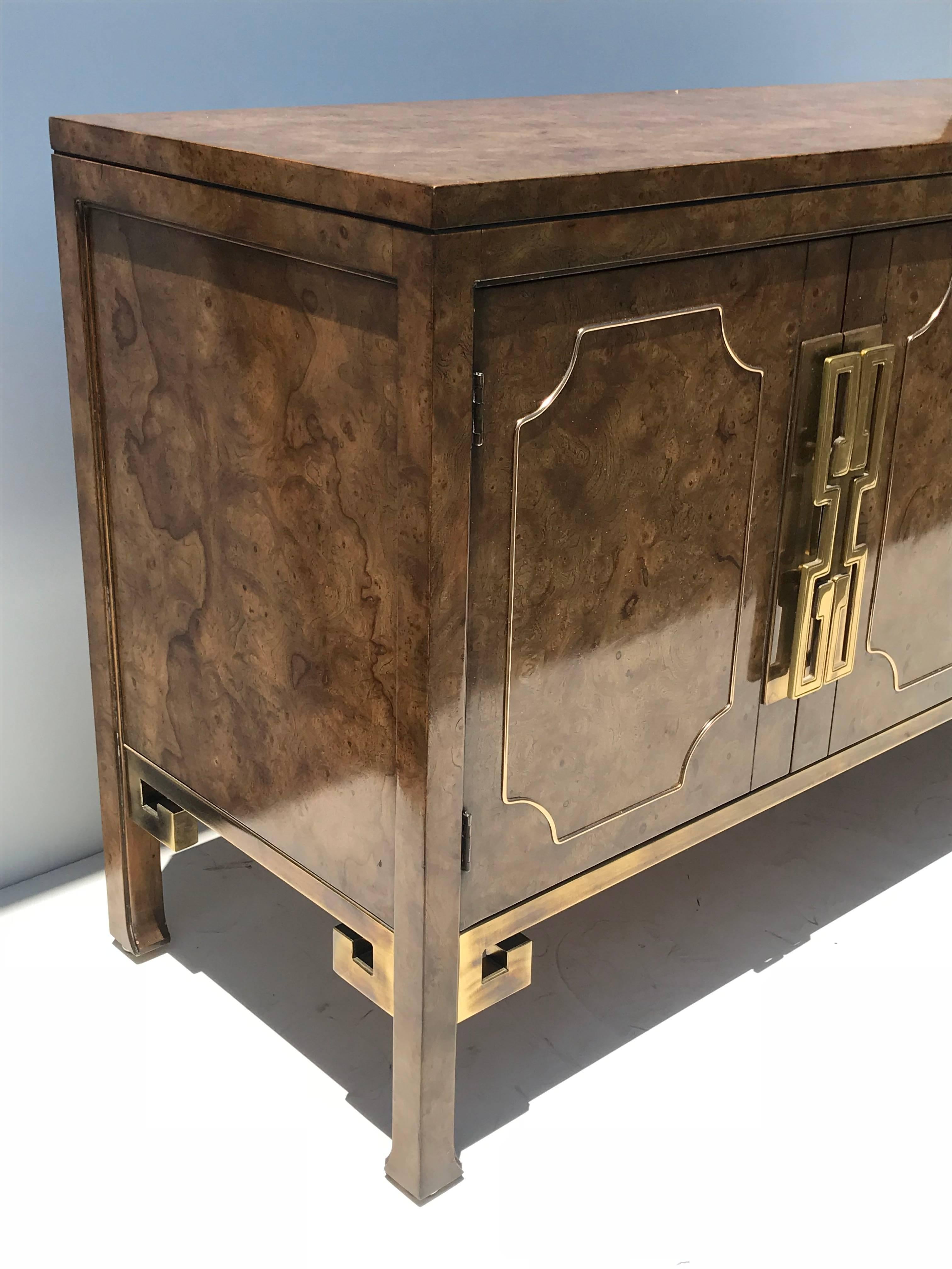 Mastersraft burl credenza sideboard.
Offered at Gallery Girasole in North Hollywood.