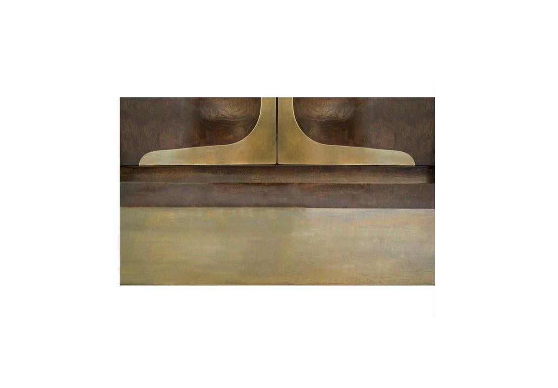 Mastercraft Sideboard / Anrichte aus gemasertem Amboyna-Holz und Messing (Moderne der Mitte des Jahrhunderts) im Angebot