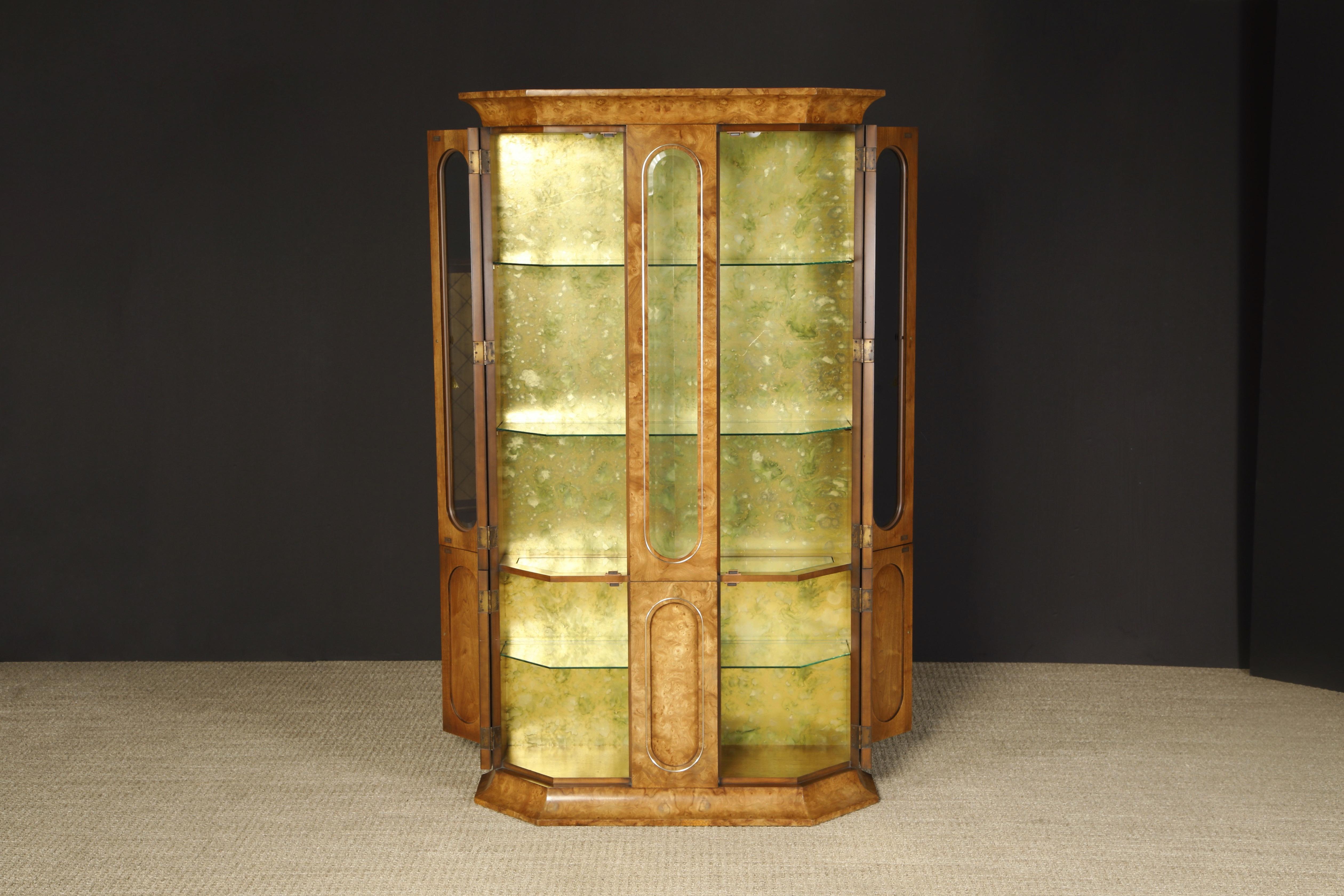 Mastercraft Burled Wood, Brass and Glass Illuminated Vitrine Cabinet, 1970s For Sale 4