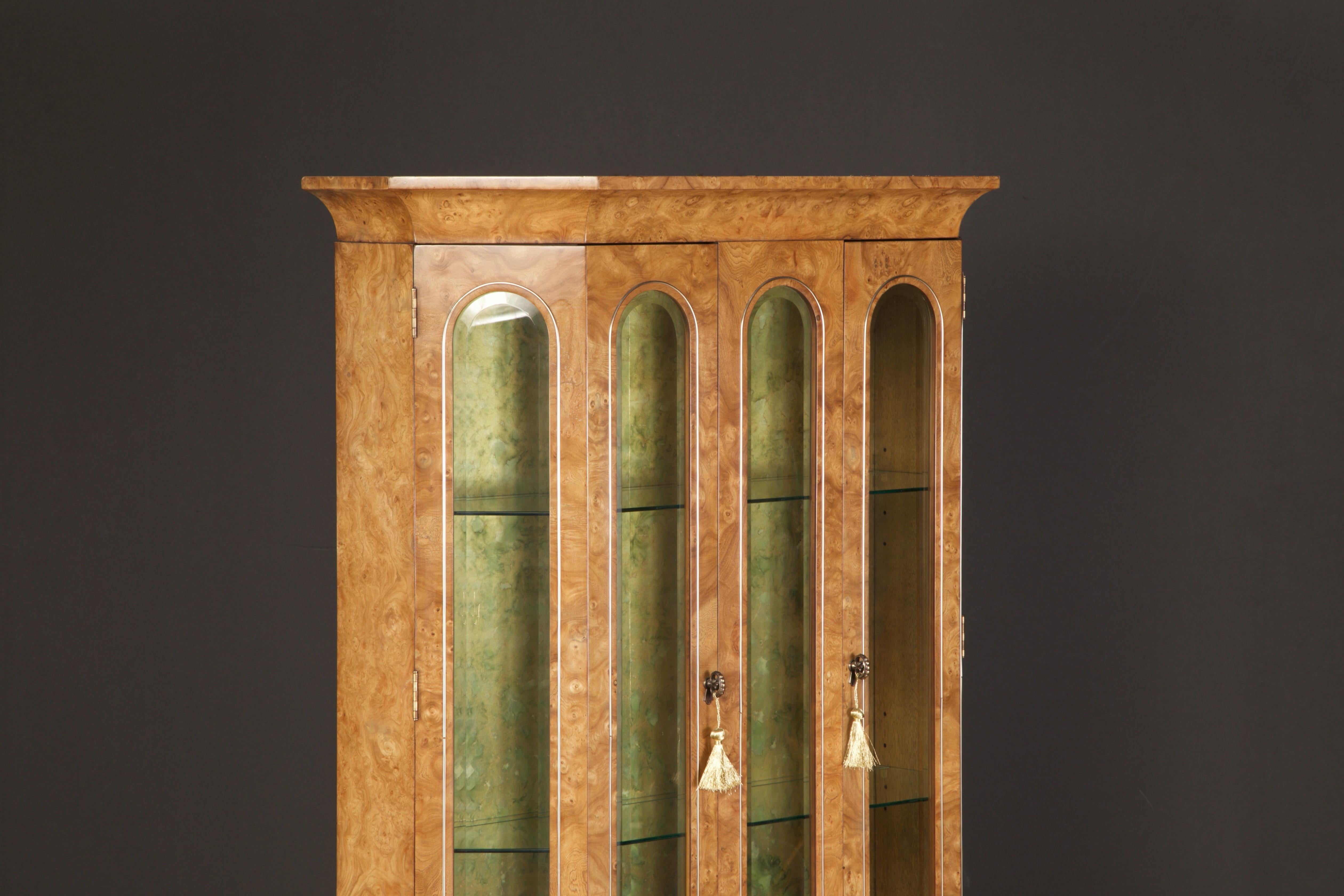 Mastercraft Burled Wood, Brass and Glass Illuminated Vitrine Cabinet, 1970s For Sale 8