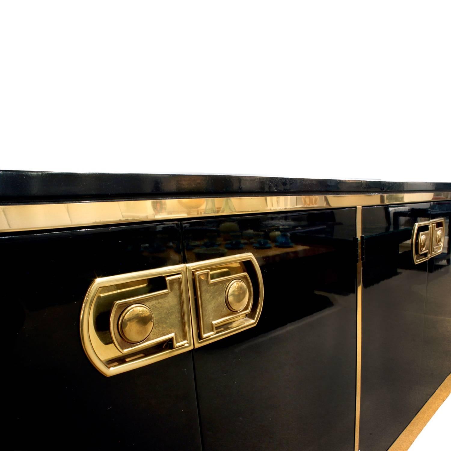 Hand-Crafted Mastercraft Chic Credenza with Rounded Ends 1970s