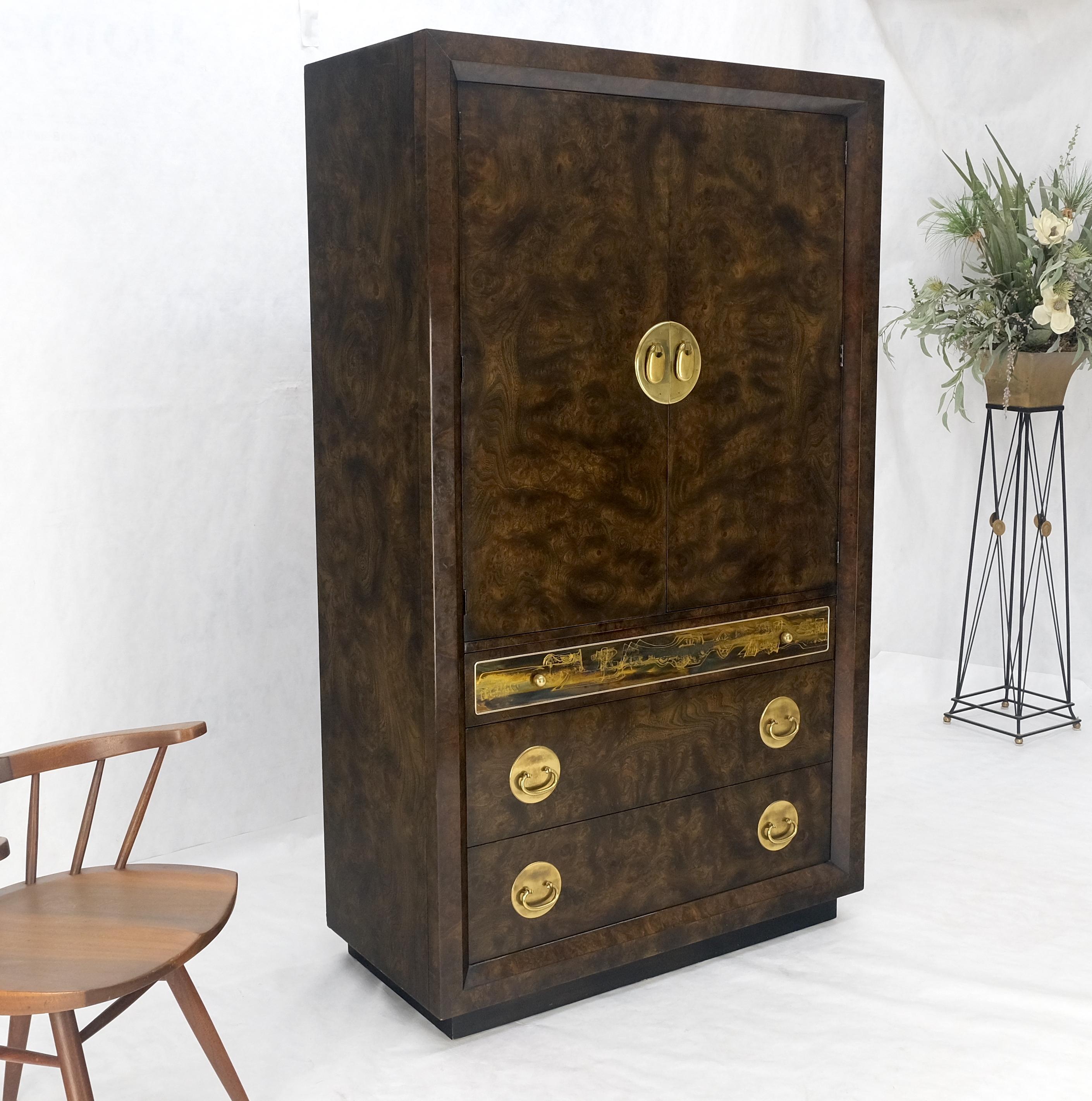 Mastercraft Dark Olive Burl Wood Brass Hardware Large Gentelmens Chest Dresser en vente 3