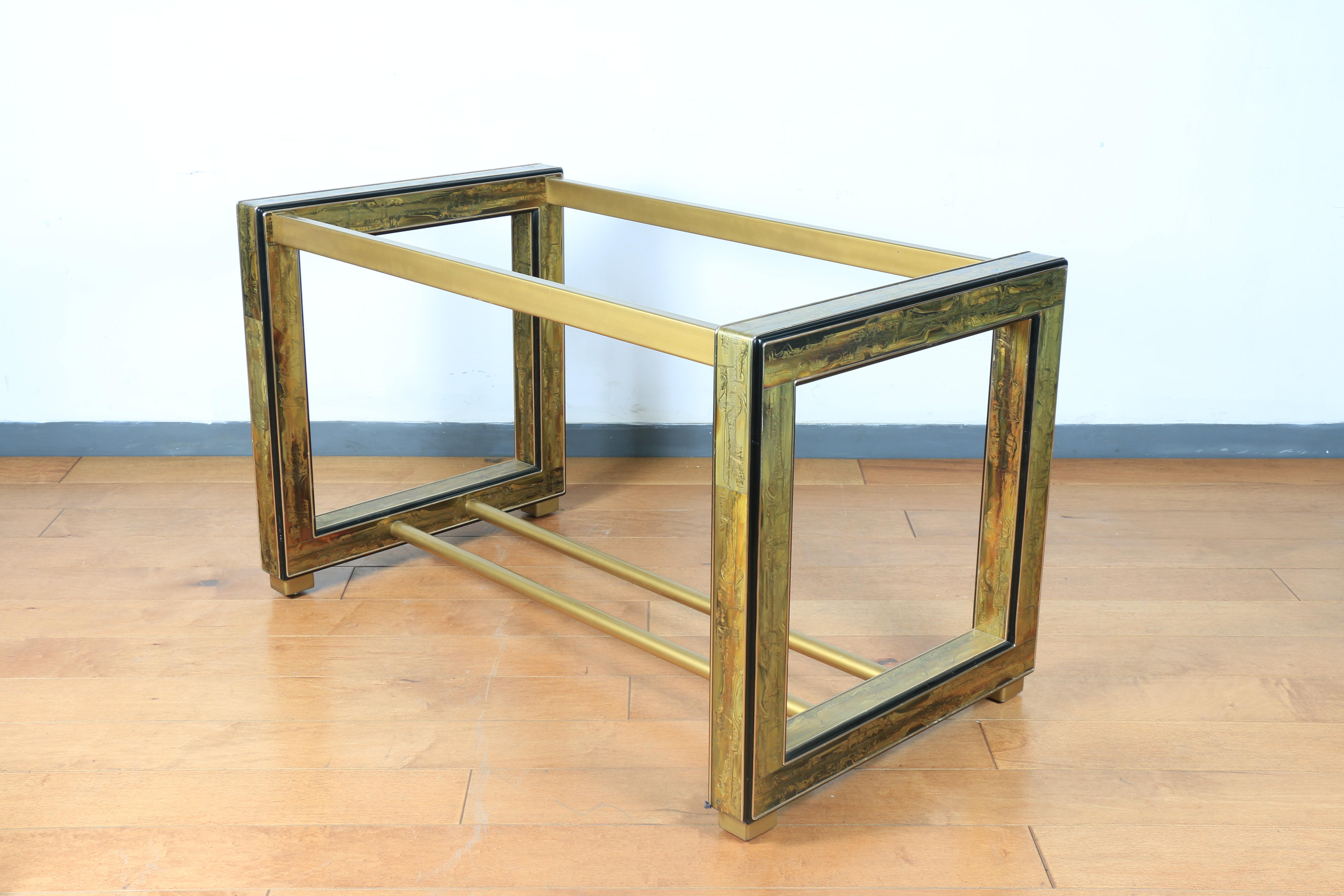Mesa de comedor Mastercraft con tablero de cristal Estadounidense en venta