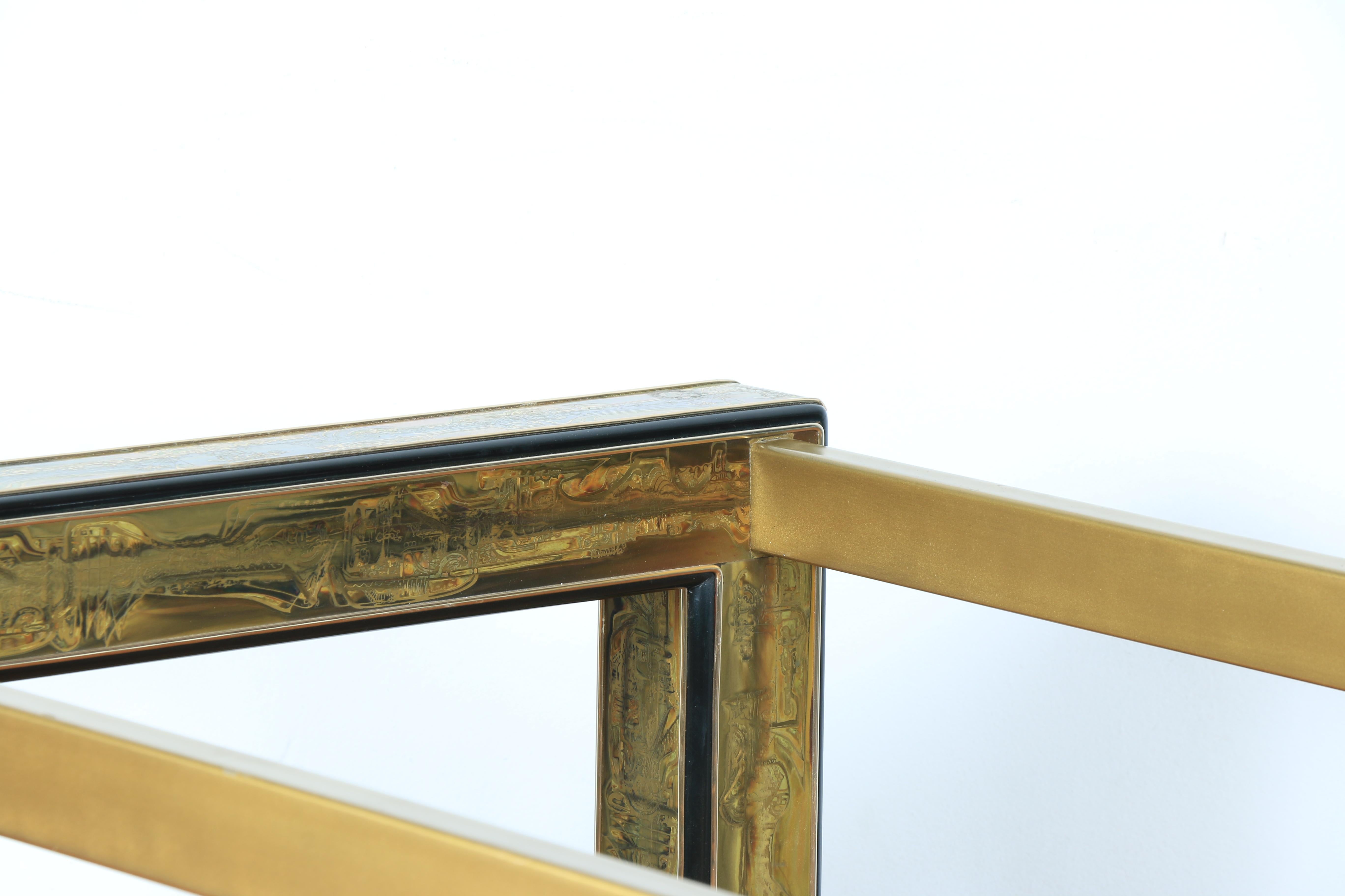 Mesa de comedor Mastercraft con tablero de cristal Latón en venta