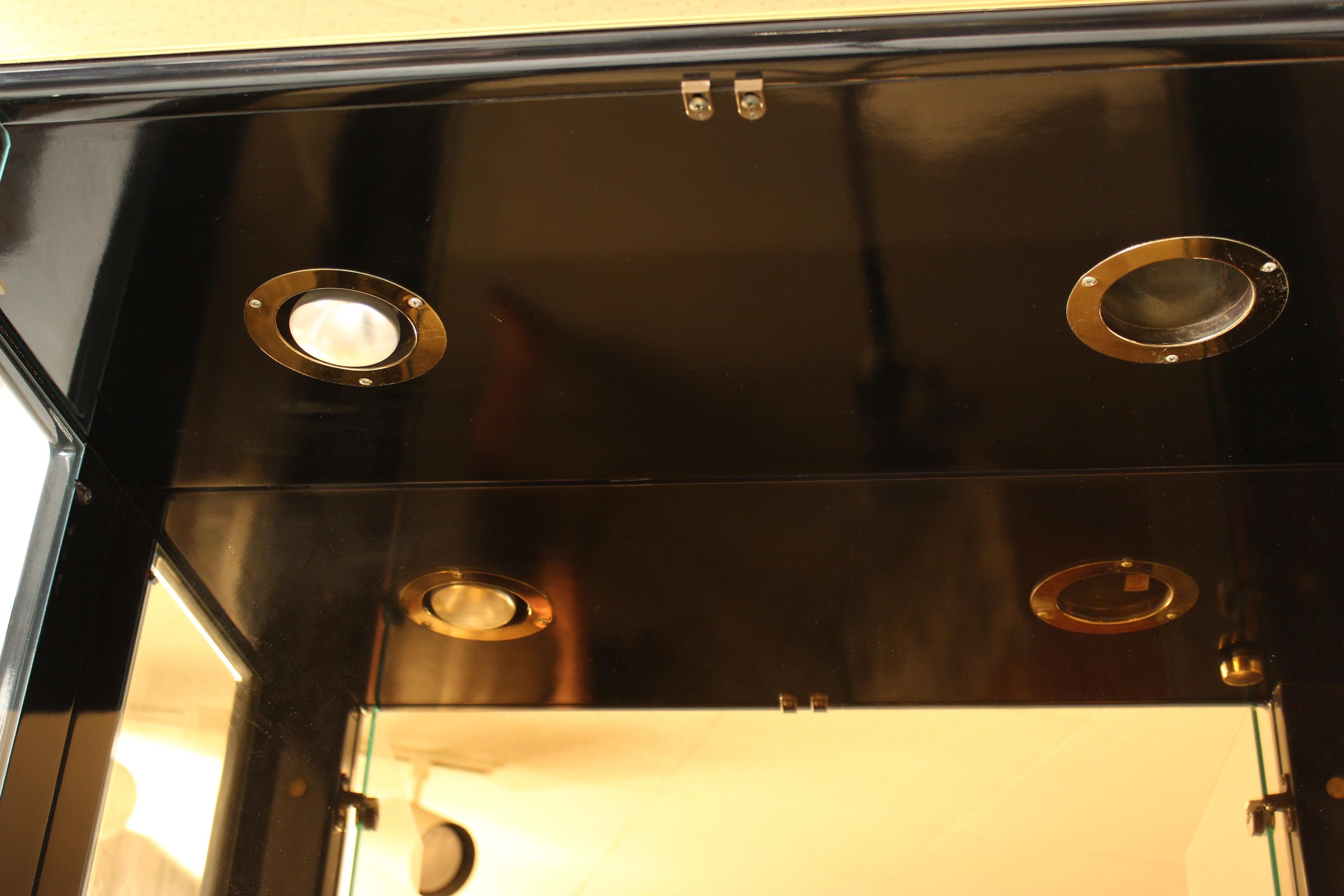 Mastercraft Display Cabinet 2