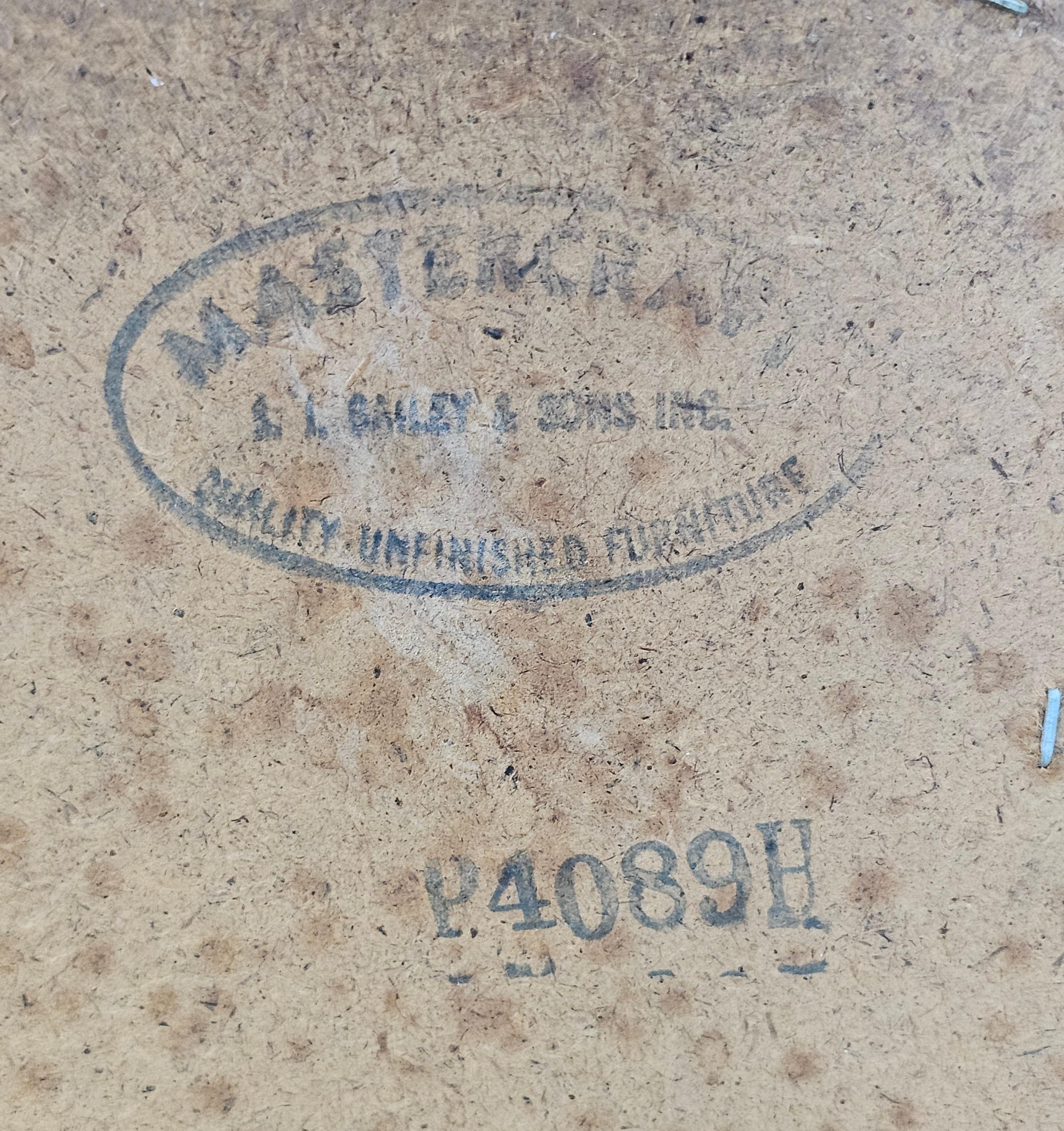 Mobile laterale a due cassetti in pino massiccio tinto Mastercraft Early American in vendita 1
