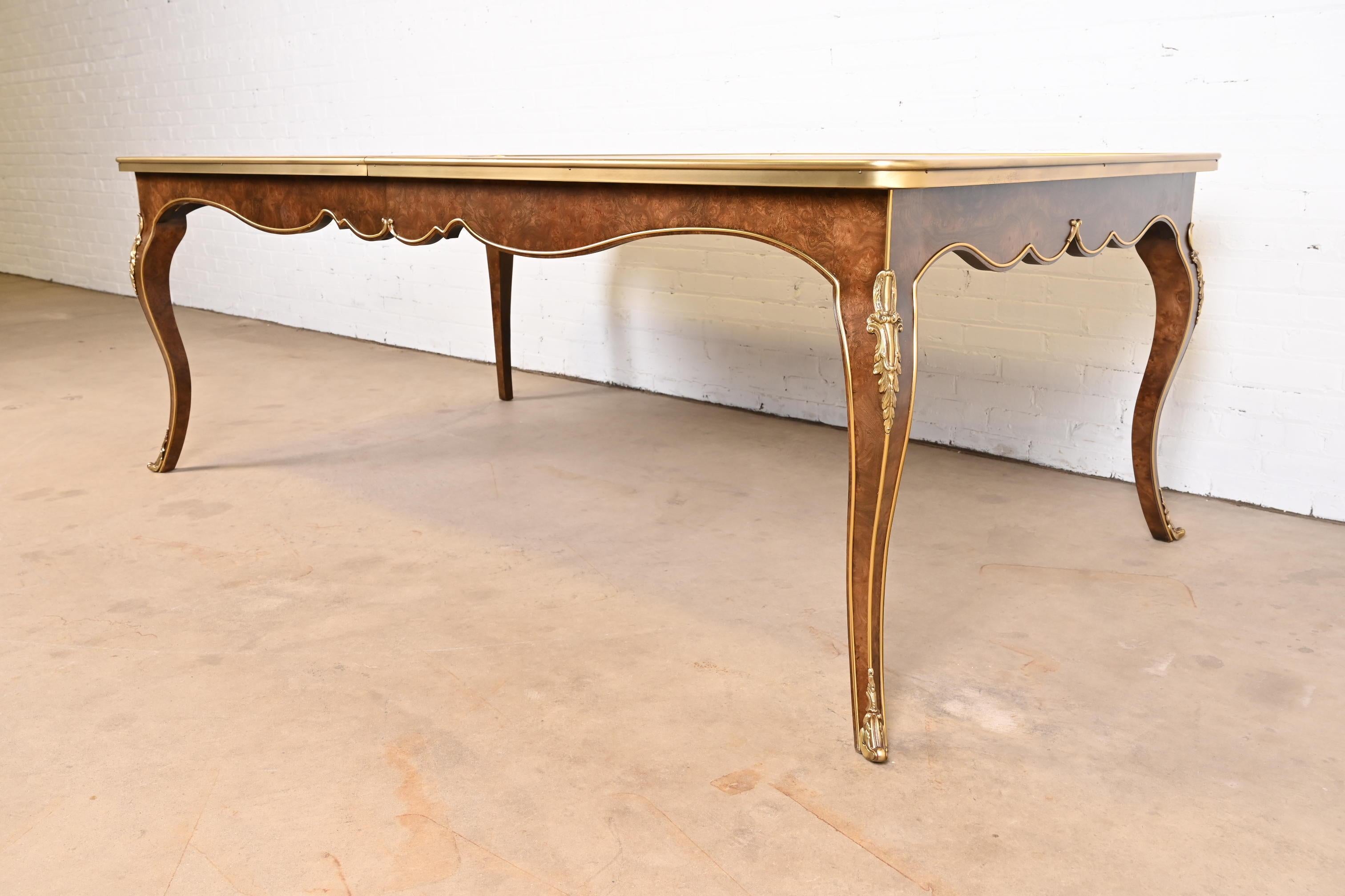 American Mastercraft French Louis XV Burl Wood and Brass Extension Dining Table, 1970s For Sale