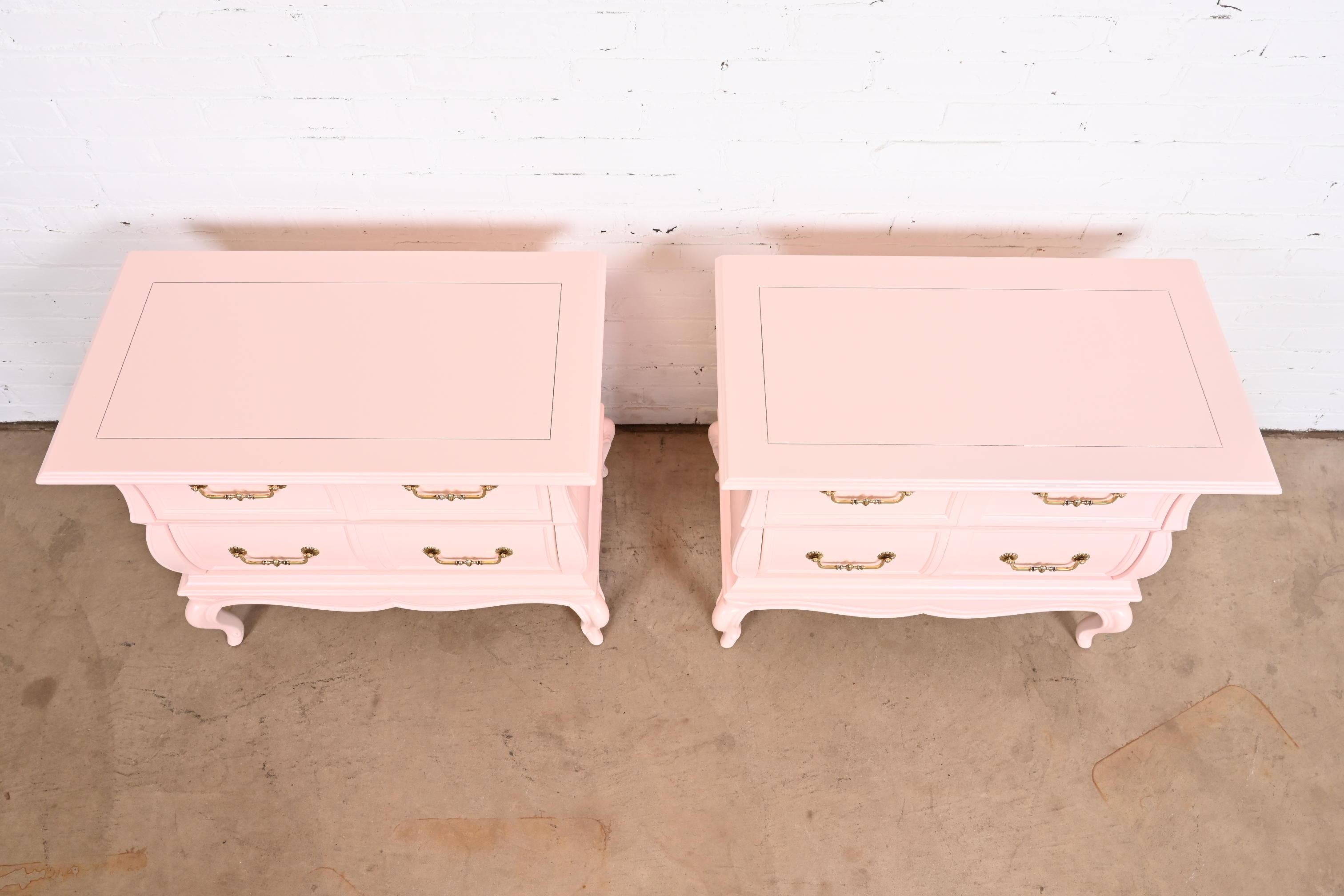 Mastercraft French Provincial Louis XV Pink Lacquered Nightstands, Refinished For Sale 4