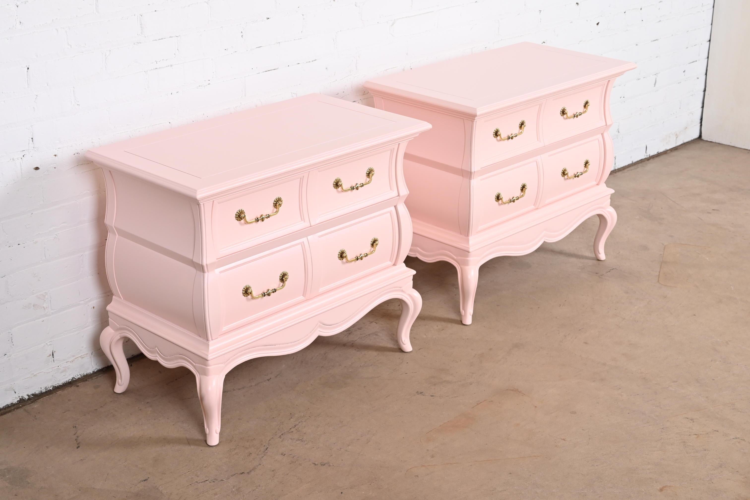 Mastercraft French Provincial Louis XV Pink Lacquered Nightstands, Refinished In Good Condition For Sale In South Bend, IN