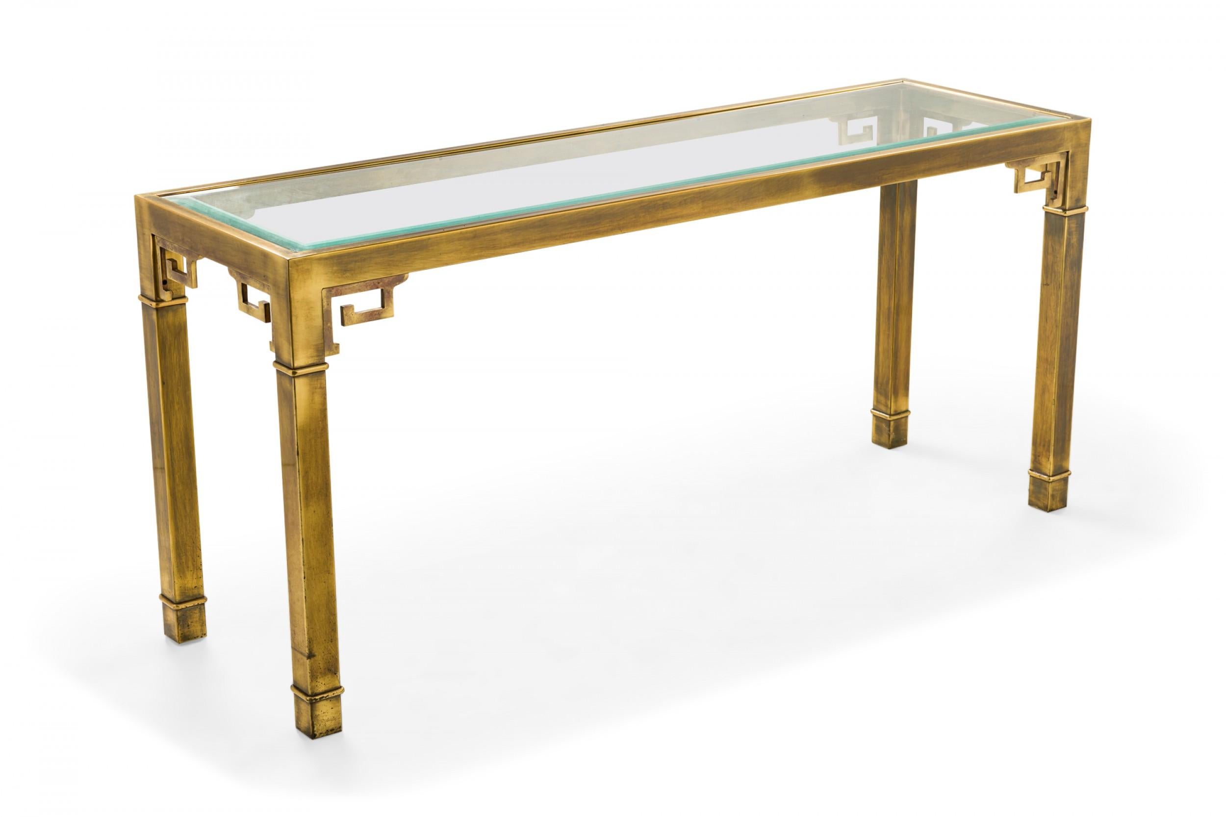 Américain Table console en laiton antique et en verre Mastercraft Greek Key Design en vente