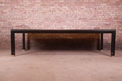 Table de salle à manger Mastercraft Hollywood Regency en laque noire et laiton, revernie