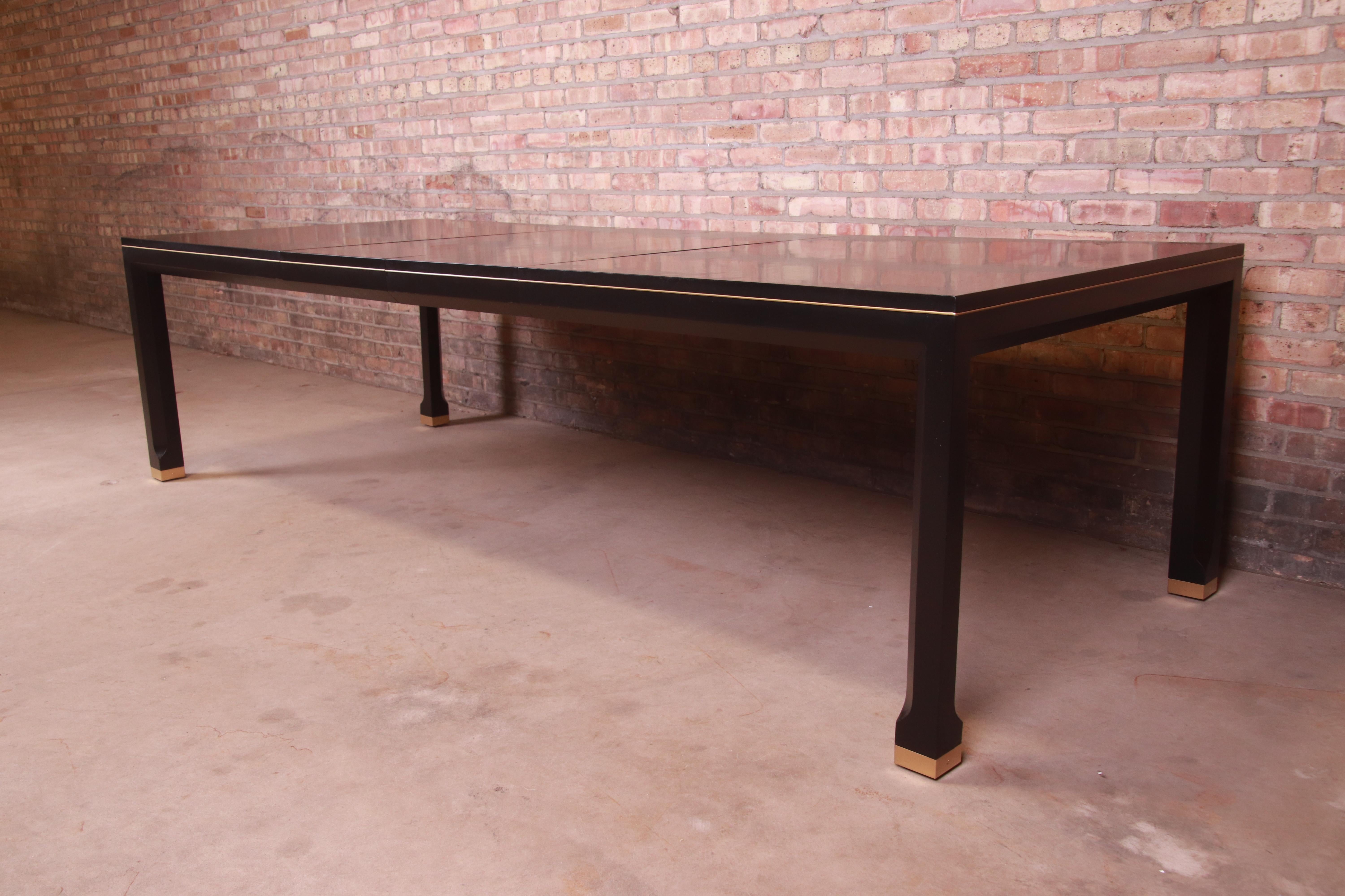 Mastercraft Hollywood Regency Black Lacquer and Brass Dining Table, Refinished In Good Condition In South Bend, IN