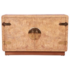 Mastercraft Hollywood Regency Burl Wood and Brass Bar Cabinet, 1970s