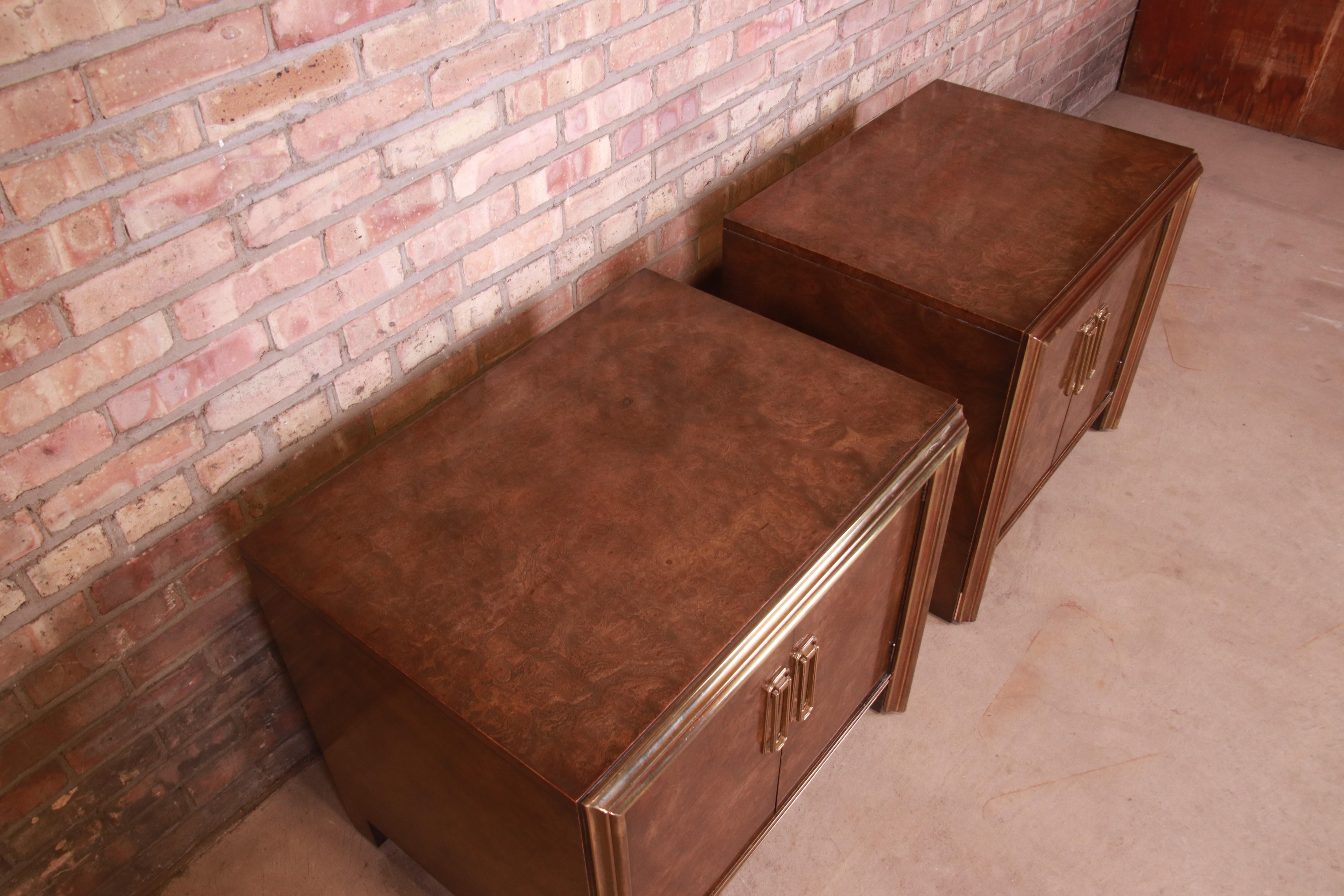 Mastercraft Hollywood Regency Burl Wood and Brass Nightstands, 1970s 3