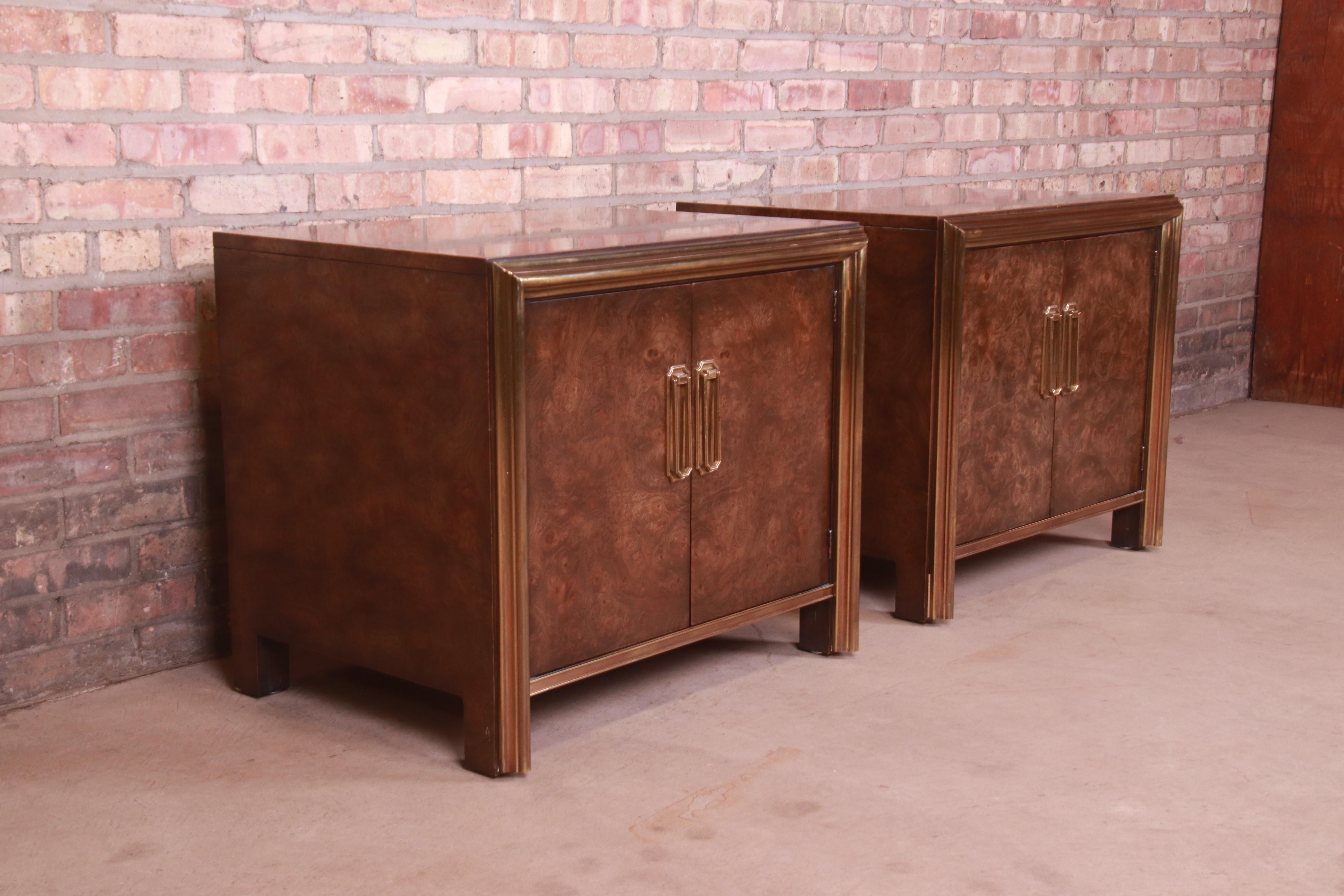 Mastercraft Hollywood Regency Burl Wood and Brass Nightstands, 1970s For Sale 1
