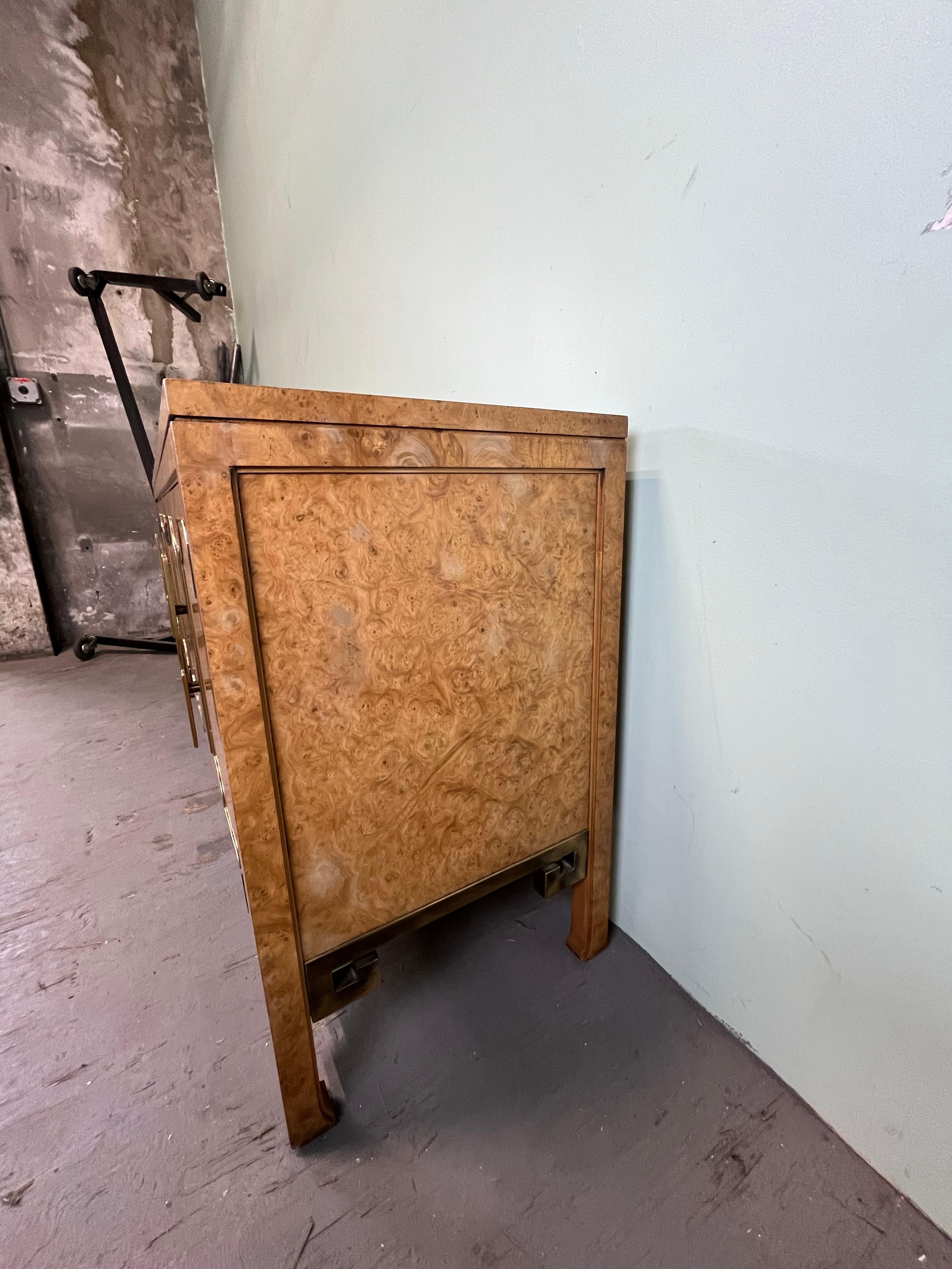 Credenza Mastercraft Hollywood Regency in Wood Wood e ottone, anni '70 in vendita 1