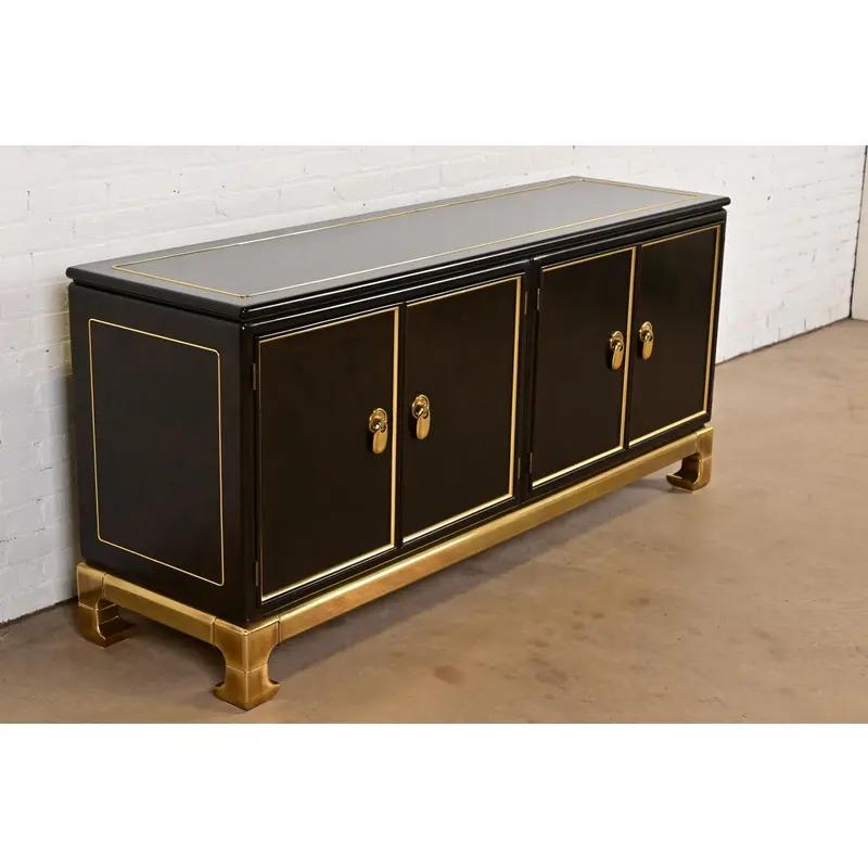 Mastercraft Hollywood Regency Chinoiserie Lacquered Sideboard Credenza, 1970s In Good Condition For Sale In South Bend, IN