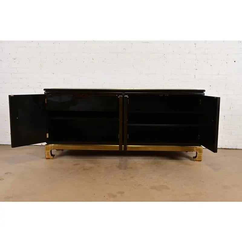 Late 20th Century Mastercraft Hollywood Regency Chinoiserie Lacquered Sideboard Credenza, 1970s For Sale