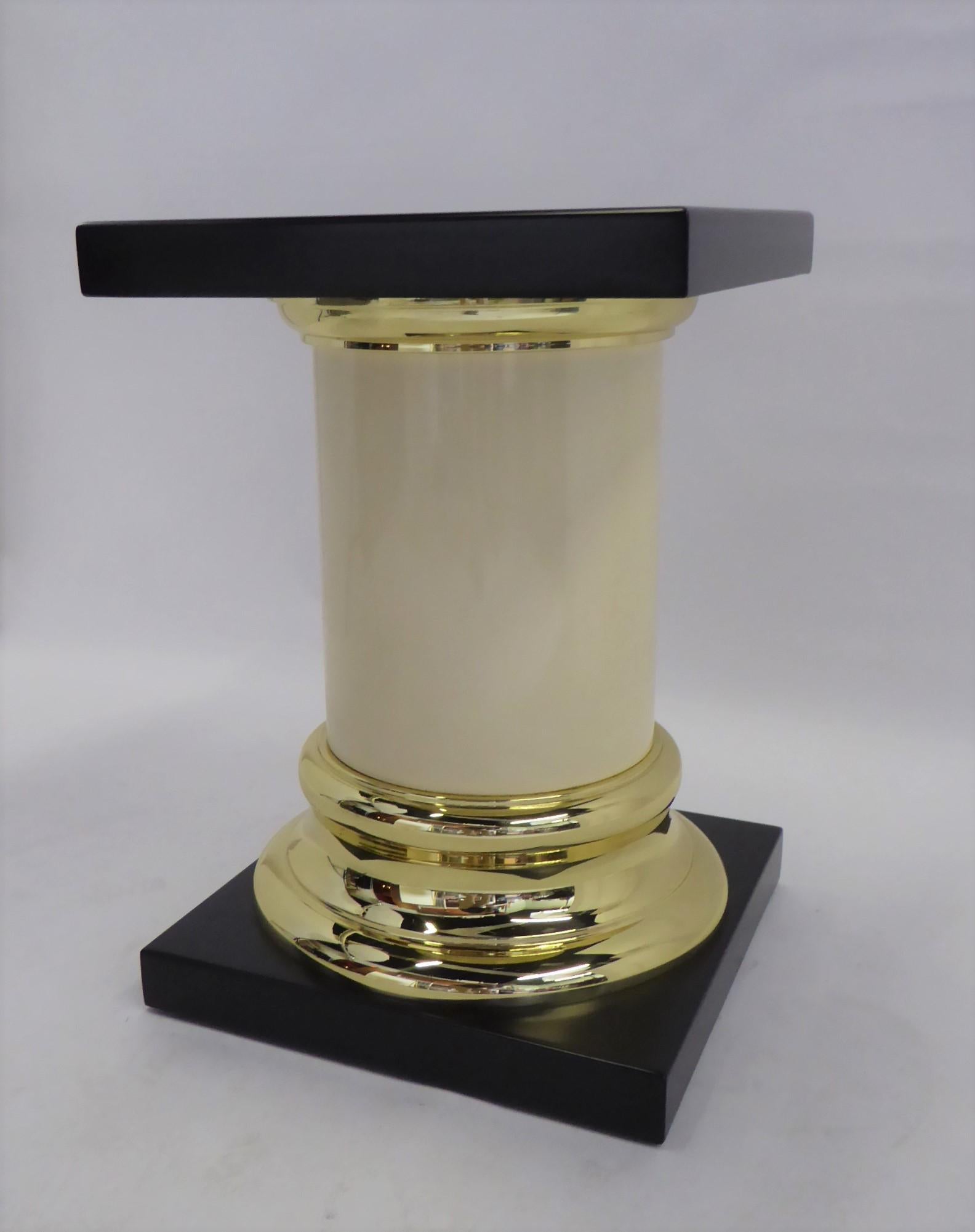 American Mastercraft Hollywood Regency Column Shaped Modern Pedestal End Table 1960s