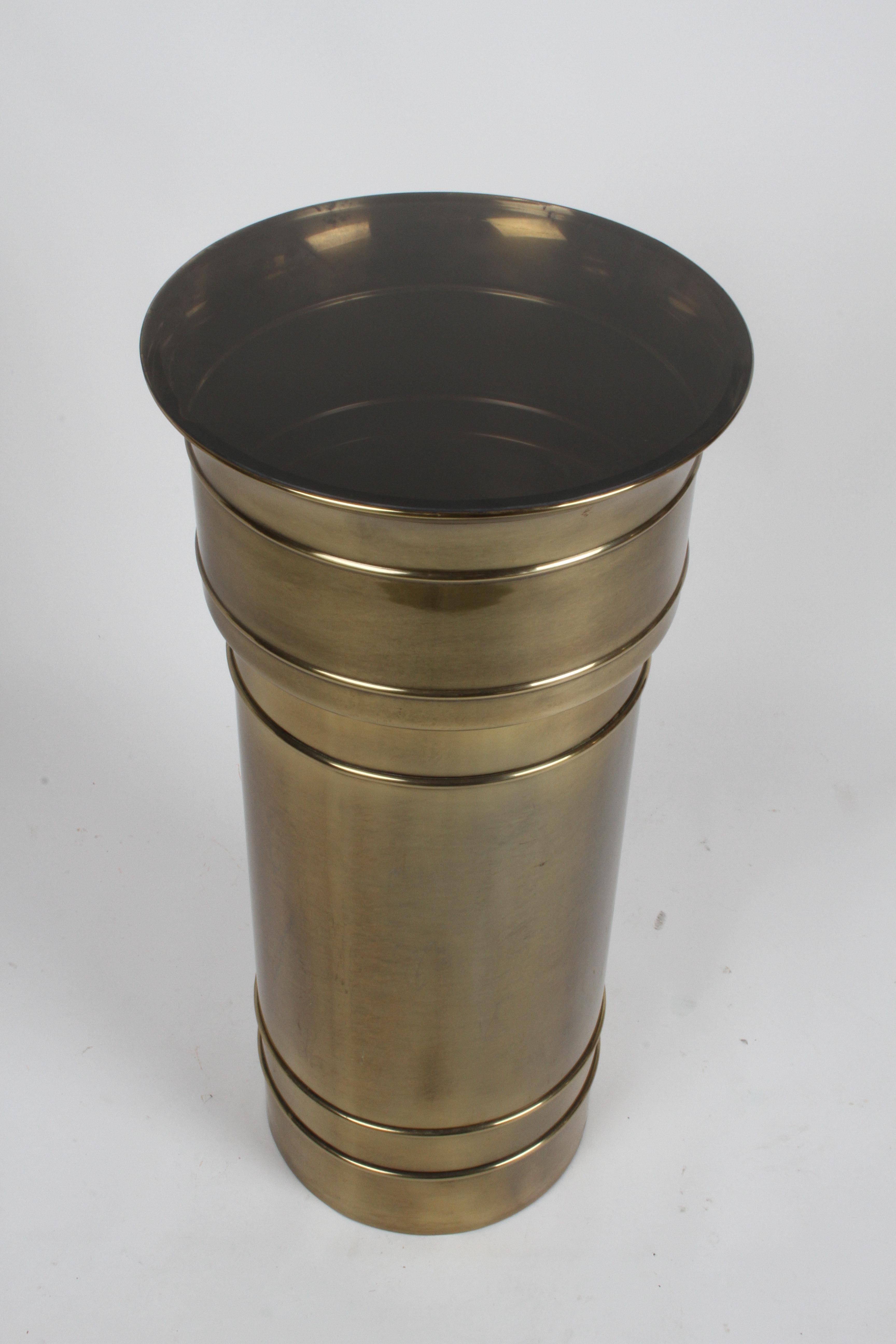 Late 20th Century Mastercraft Hollywood Regency Round Cylinder Brass Display Pedestal or Planter For Sale