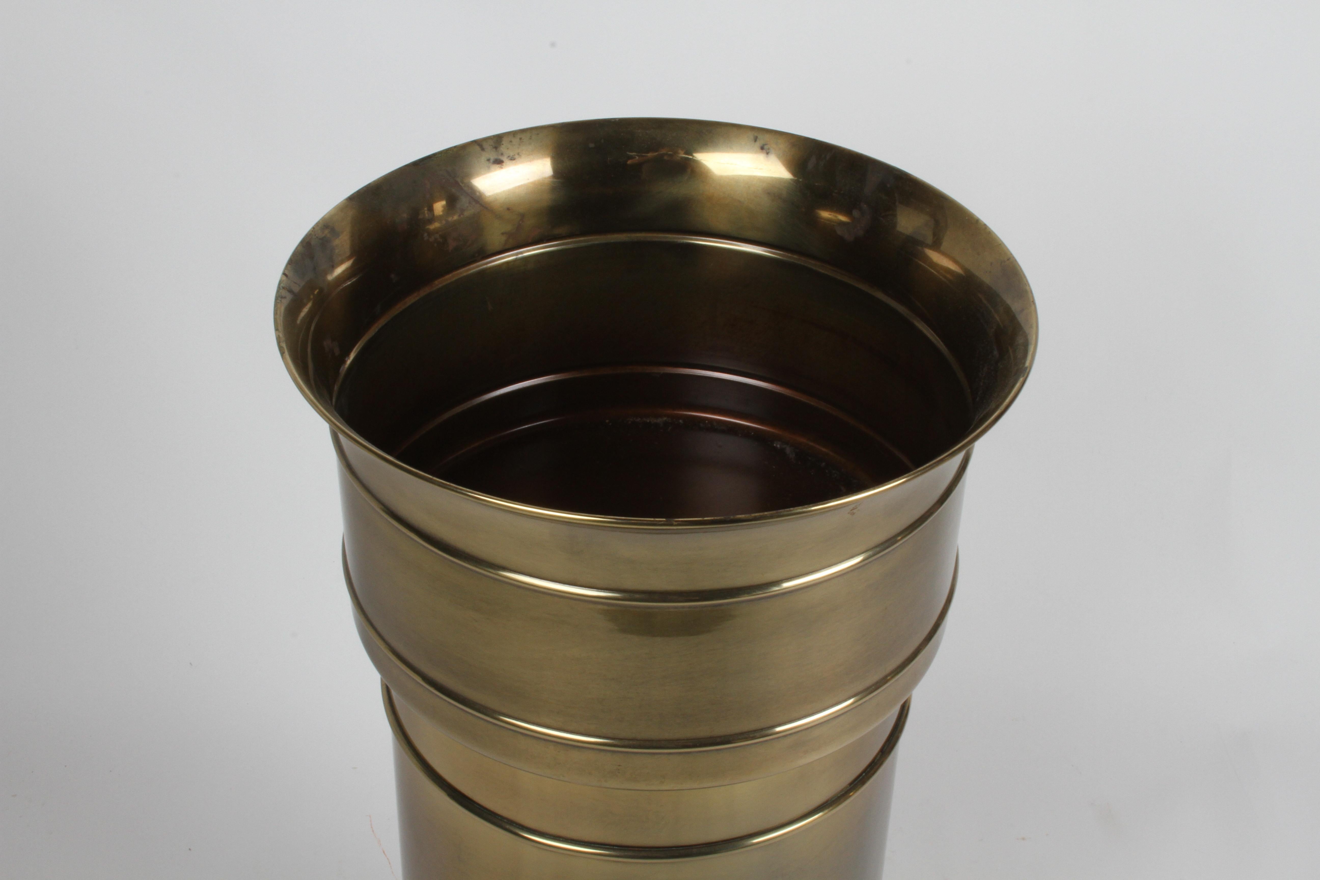 Mastercraft Hollywood Regency Round Cylinder Brass Display Pedestal or Planter For Sale 2