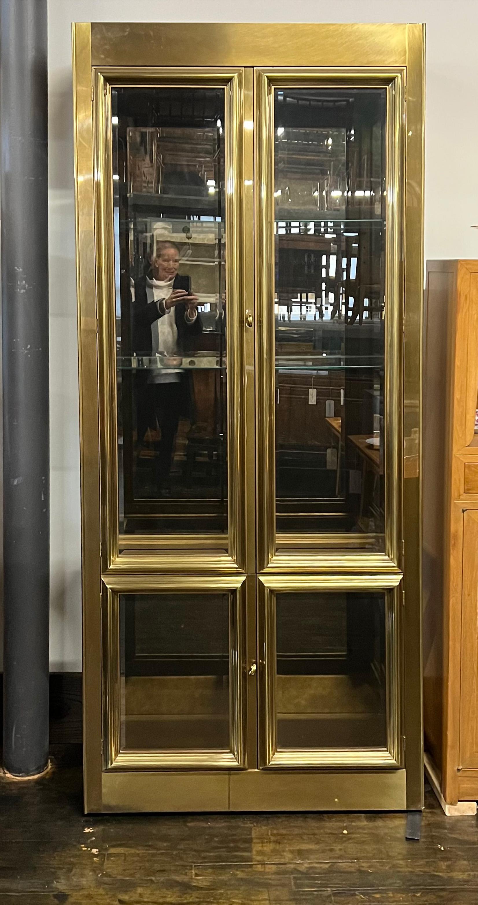 American Mastercraft Hollywood Regency Style Brass and Glass Vitrine or Display Cabinet For Sale