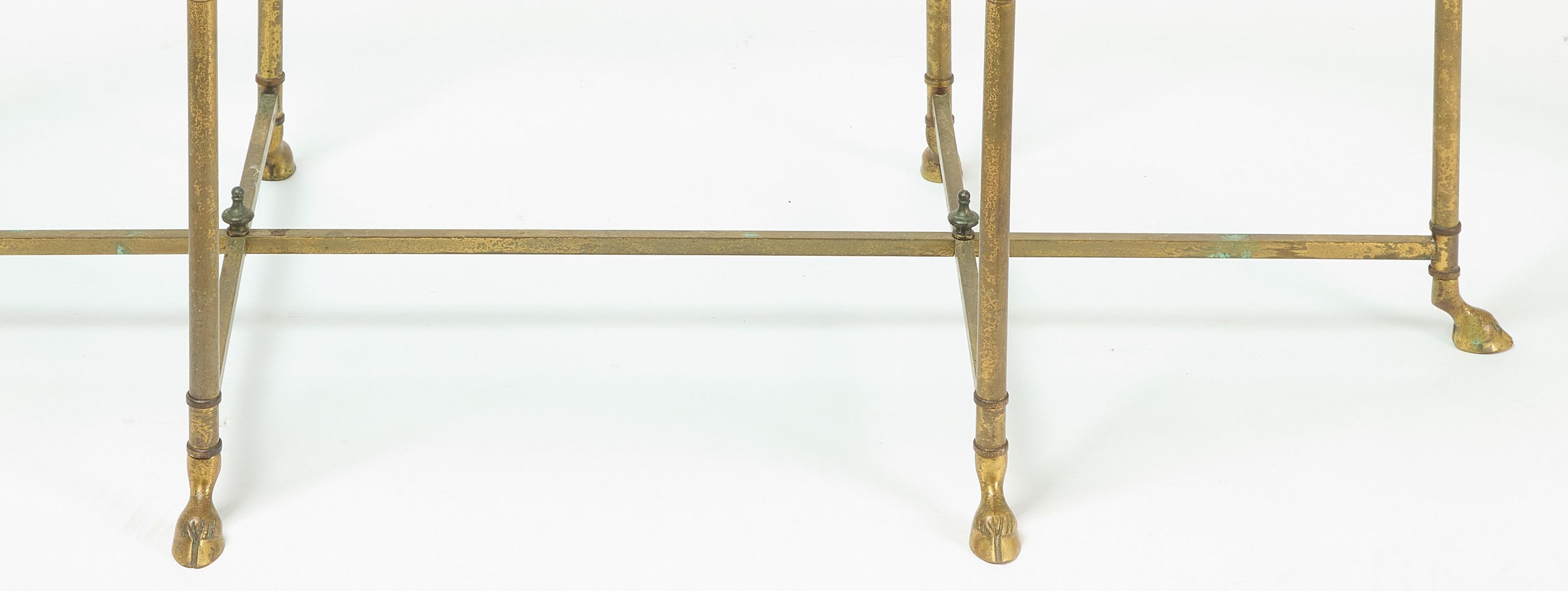 Américain Mastercraft  Table basse en laiton Hoof Foot. en vente