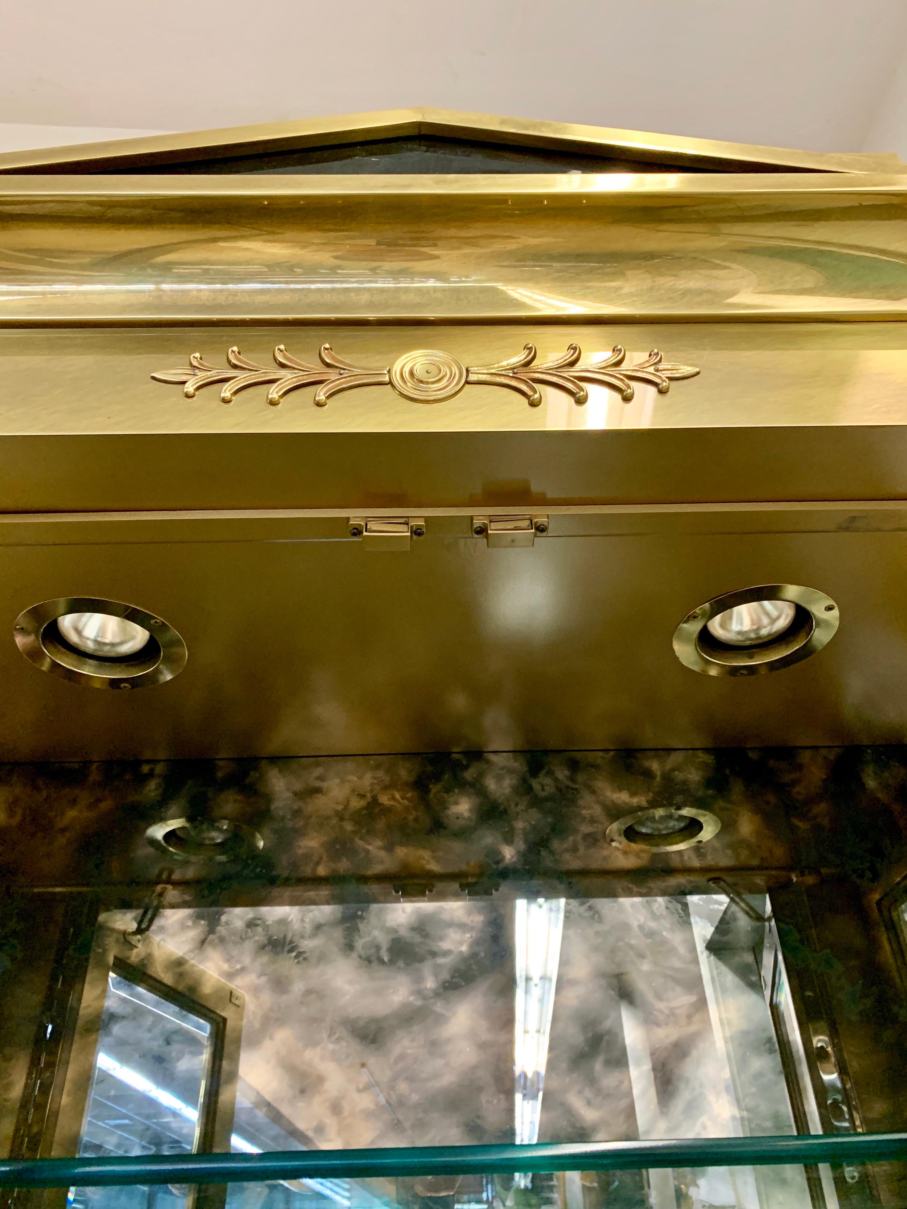 Mastercraft Lighted Brass Display Cabinet Vitrine Iconic Mid-Century Modern 1