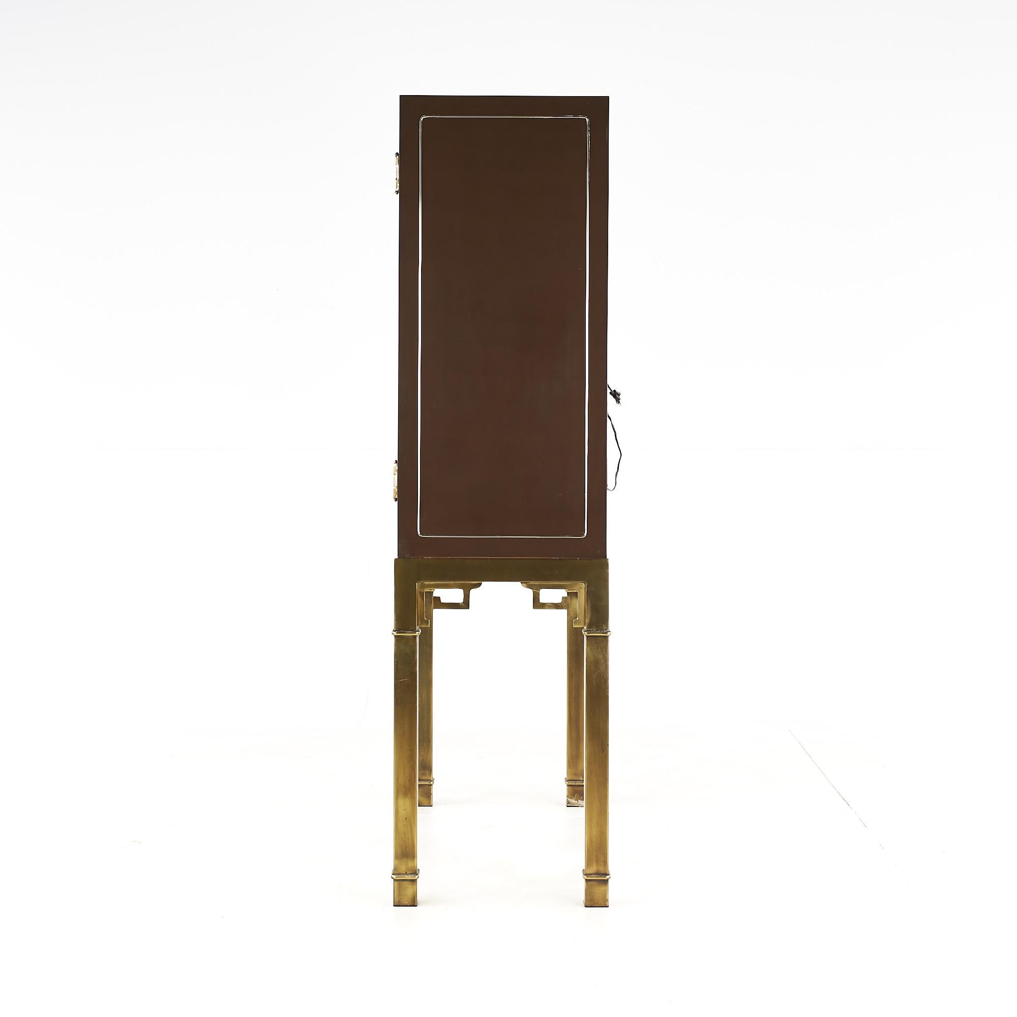 Mastercraft Mid Century Asian Inspired Lacquered Bar Cabinet on Brass Stand Bon état - En vente à Countryside, IL
