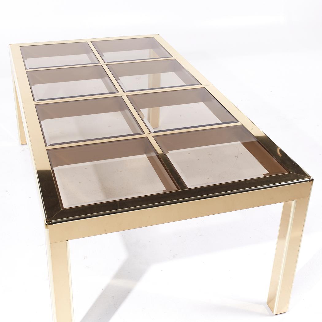 Fin du 20e siècle Mastercrafters Mid Century Table de salle à manger en laiton et verre en vente