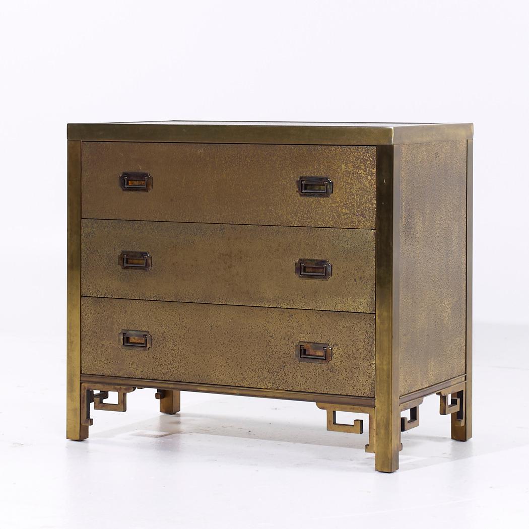 Mid-Century moderno Cassettiera in ottone del Mid Century di Mastercraft in vendita