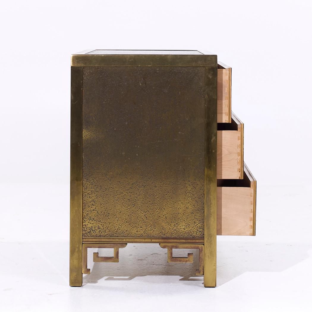 Americano Cassettiera in ottone del Mid Century di Mastercraft in vendita
